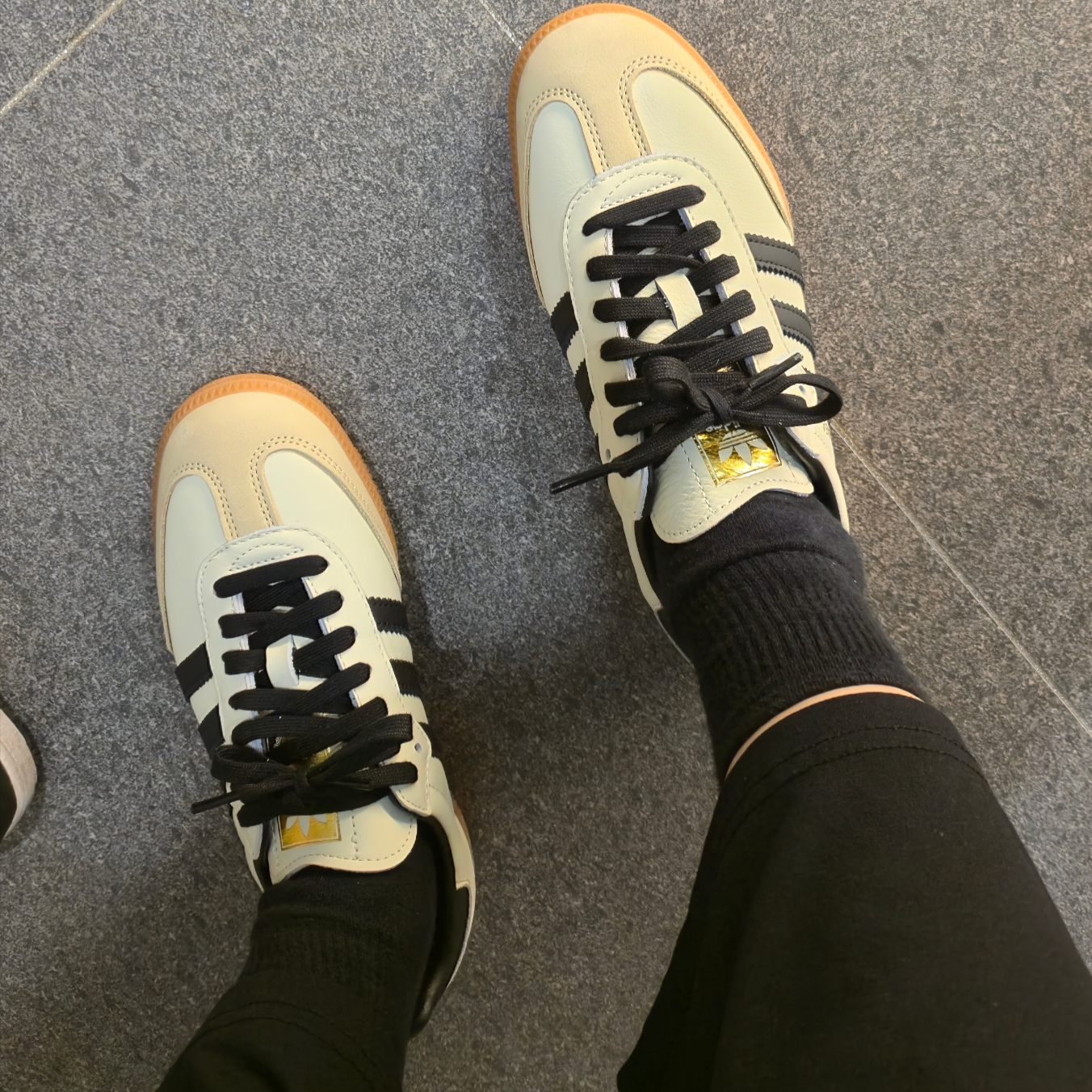 (W) Adidas Samba OG Cream White Core Black 착용 스타일
