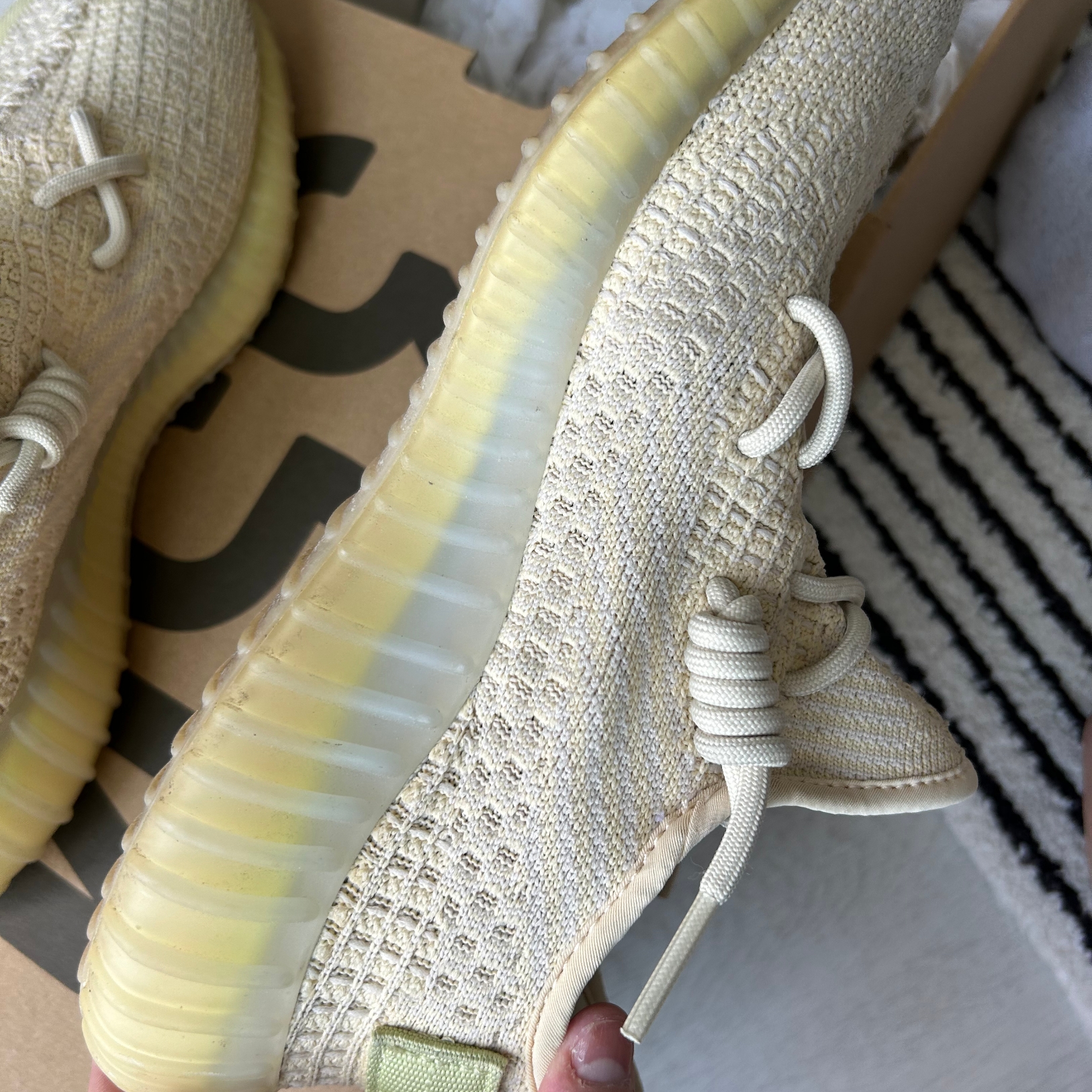 Adidas Yeezy Boost 350 V2 Flax 2022 착용 스타일