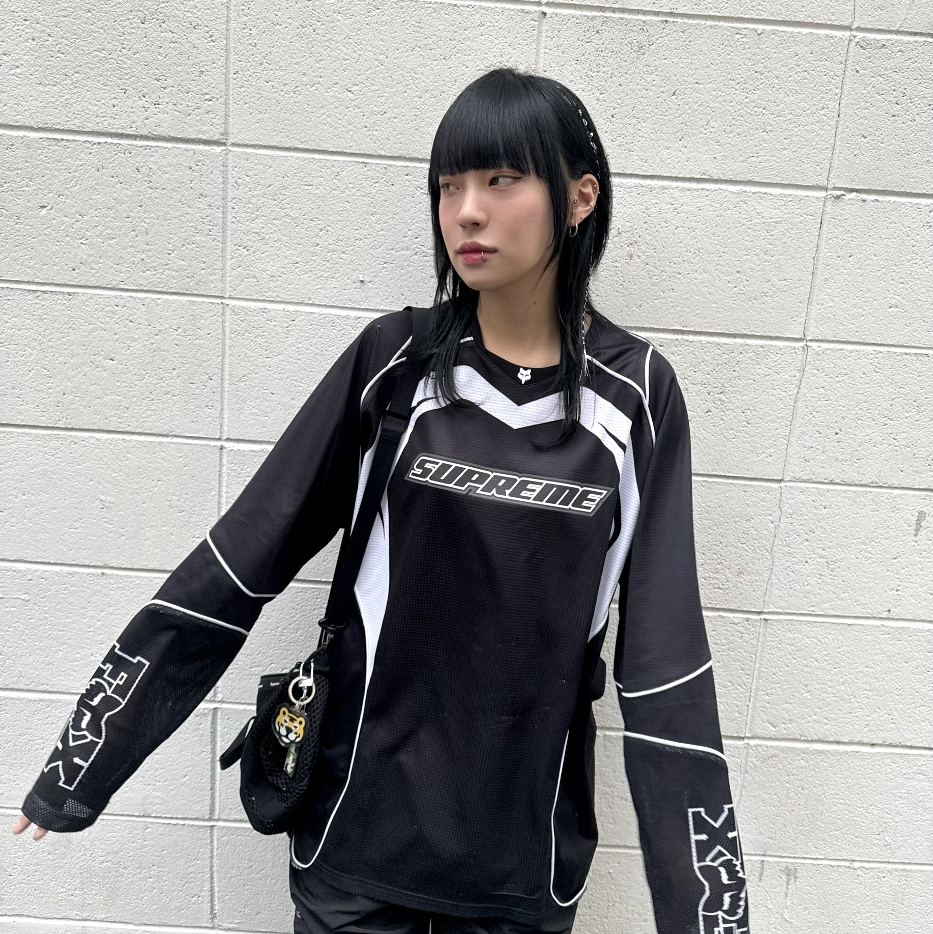Supreme x Fox Racing Jersey Black - 23FW, Balenciaga 3XL Sneakers Light Beige 착용 스타일 - 5