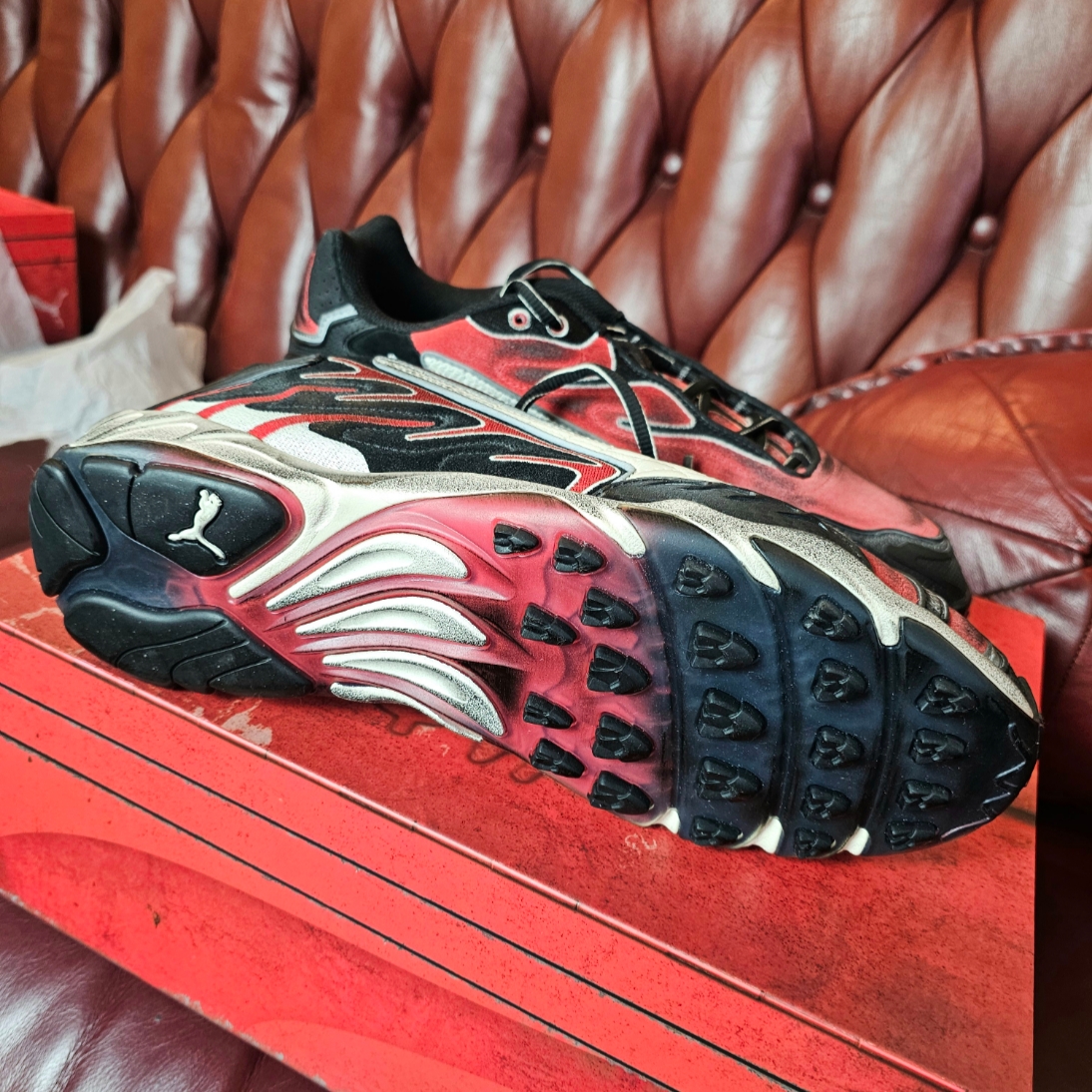 Puma x A$AP Rocky Inhale Distressed Puma Black Pop Red 착용 스타일 - 4