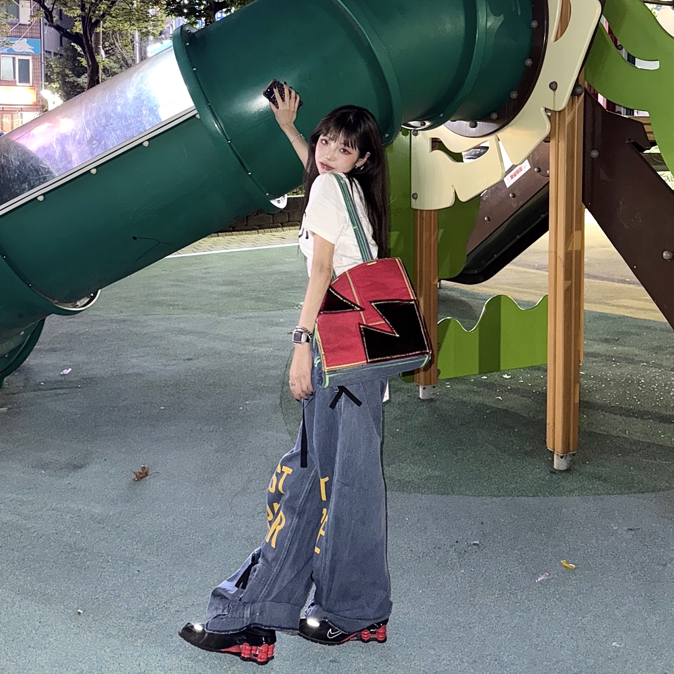 Kapital 12.5 oz. Broken Denim East Repairman Track Pants Indigo, Nike x Martine Rose Shox MR4 Black 착용 스타일