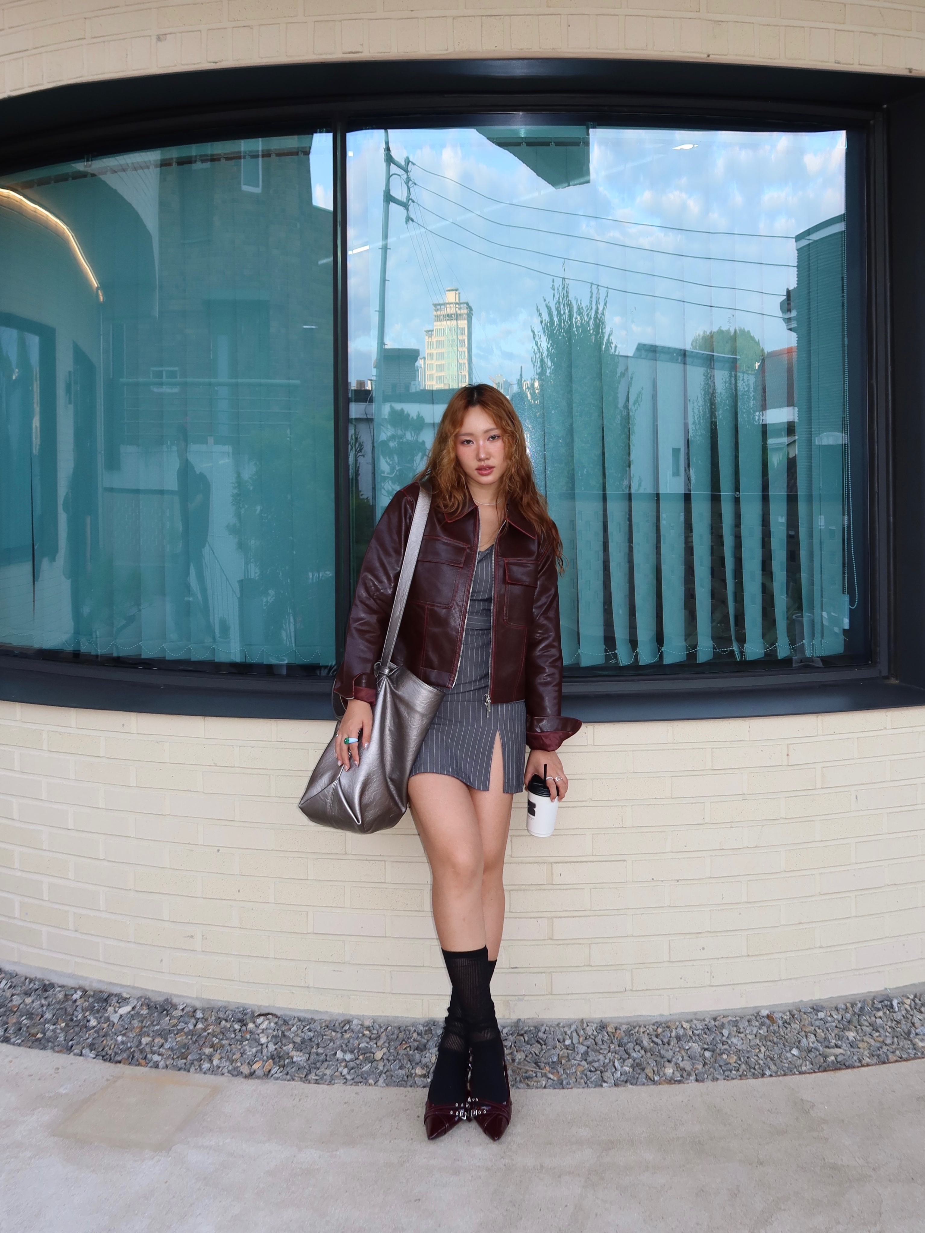 [예약배송] Heeari Aurora Shirring Bag Black 착용 스타일 - 1