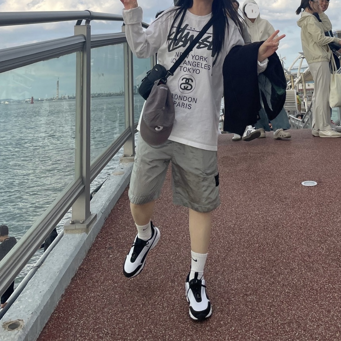 Stussy World Tour LS T-Shirt White 2023, Nike x Comme des Garcons Homme Plus Air Max Sunder SP White Black 착용 스타일 - 2