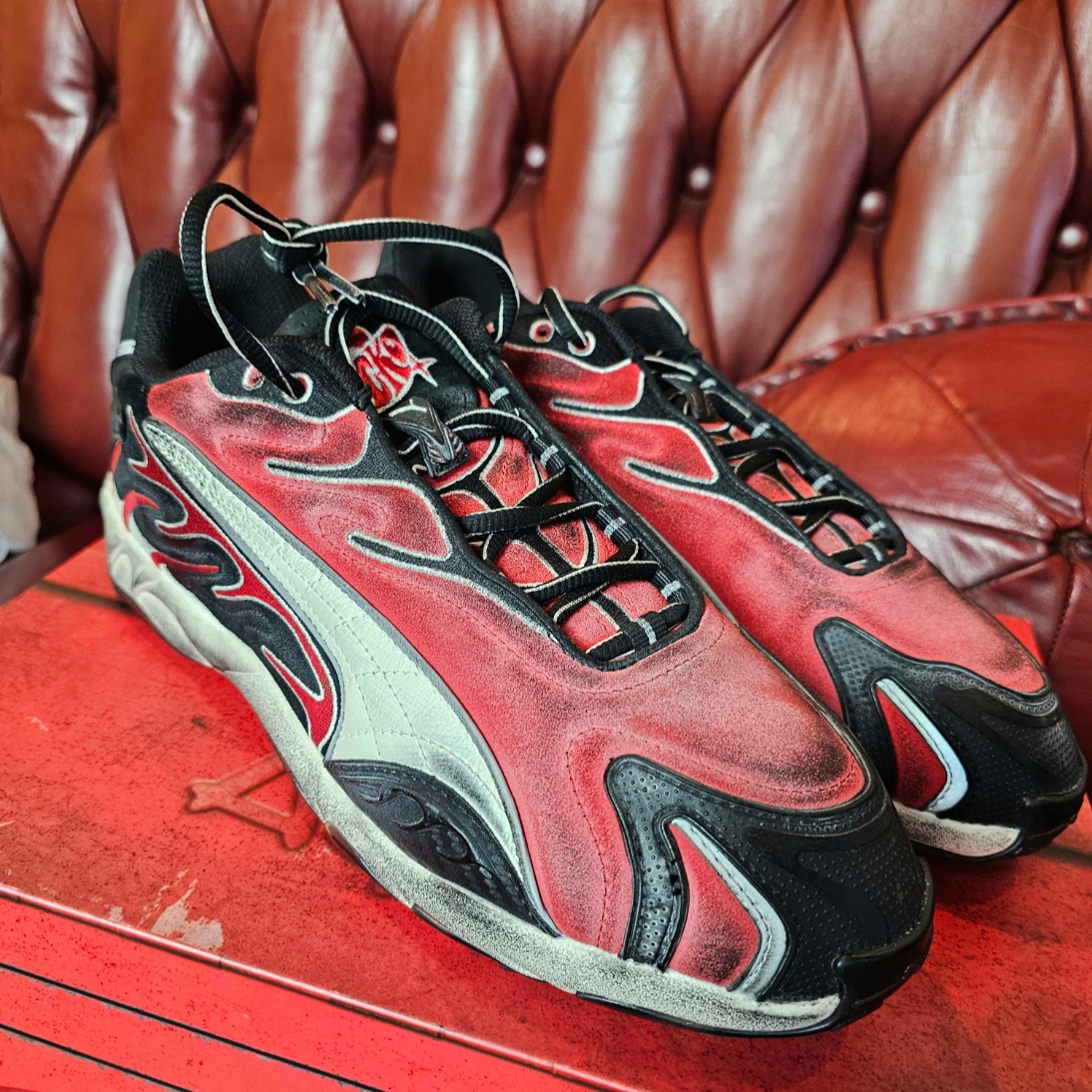 Puma x A$AP Rocky Inhale Distressed Puma Black Pop Red 착용 스타일 - 2