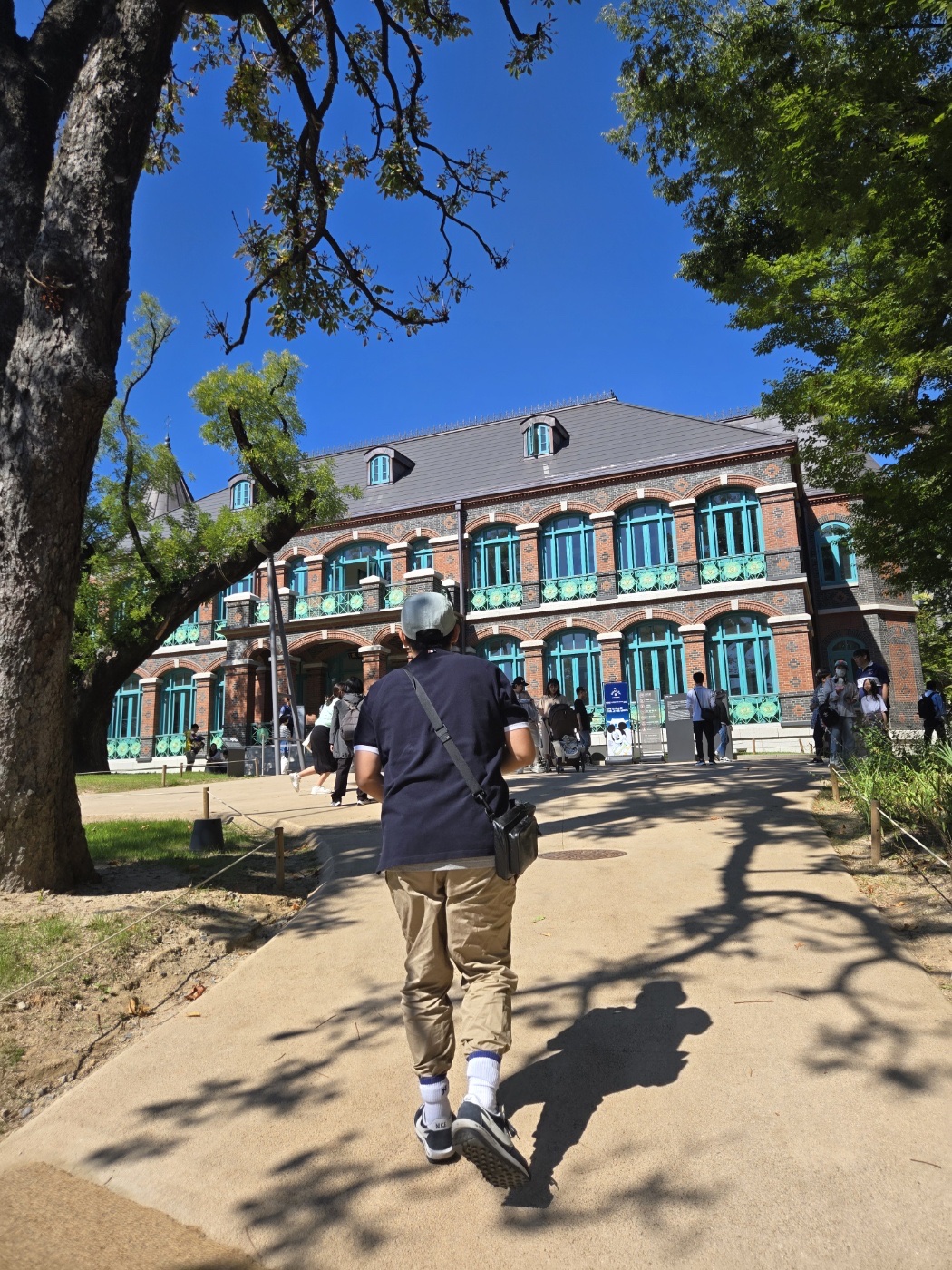Thom Browne Classic Pique RWB Detailing T-Shirt Navy, Supreme Denim Camp Cap Mint - 24SS 착용 스타일 - 2