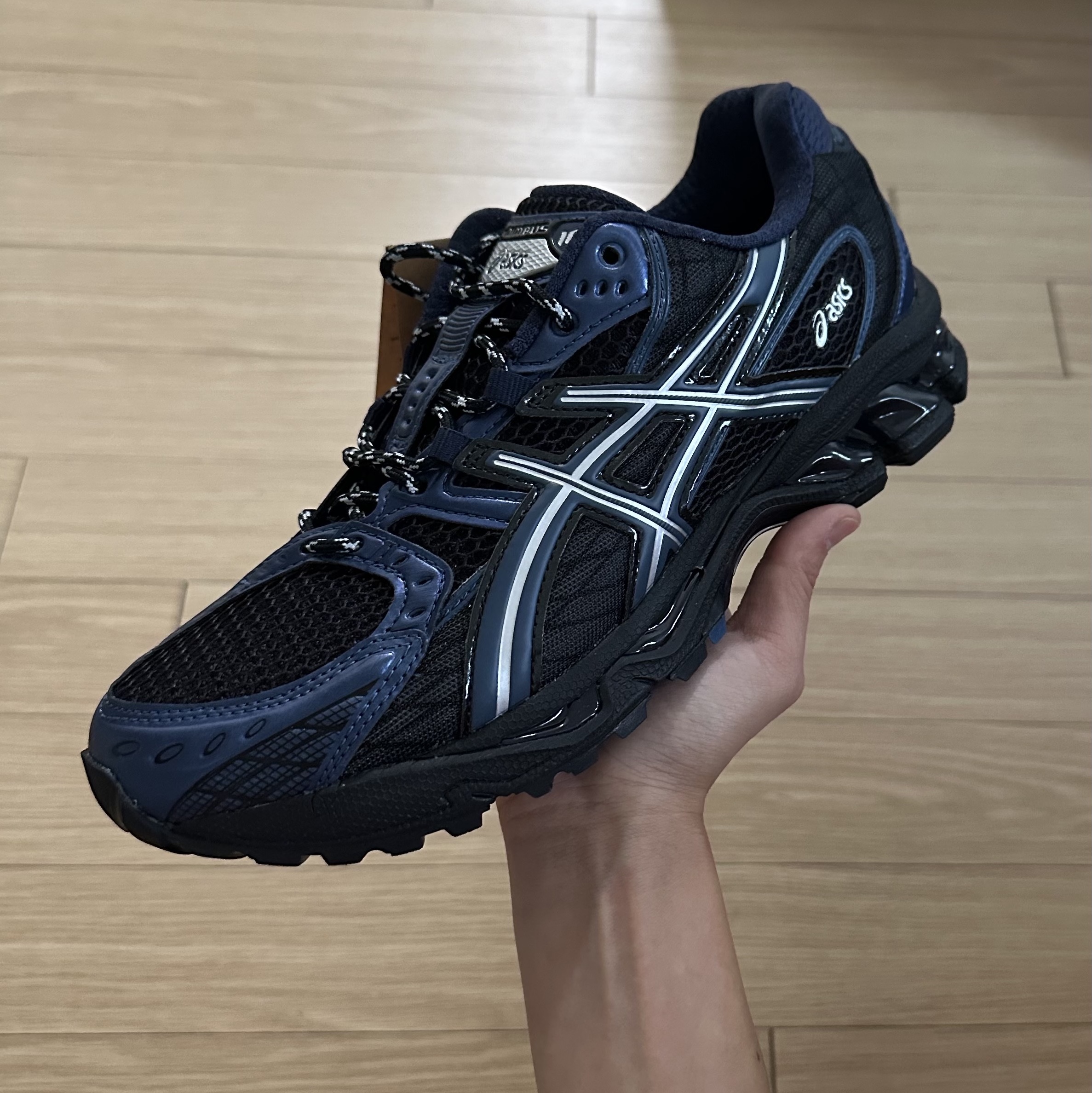 Asics Gel-Nimbus 10.1 Black Grand Shark 착용 스타일