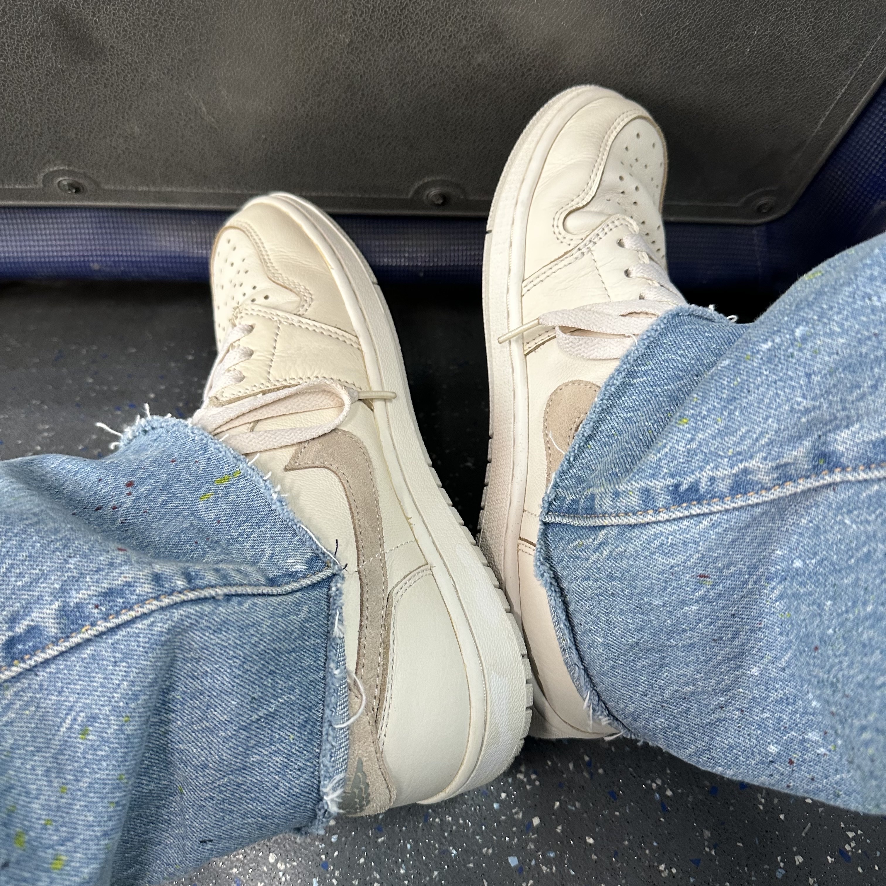 Jordan 1 Retro Low OG University Red, Jordan 1 Low OG Neutral Grey 착용 스타일 - 2