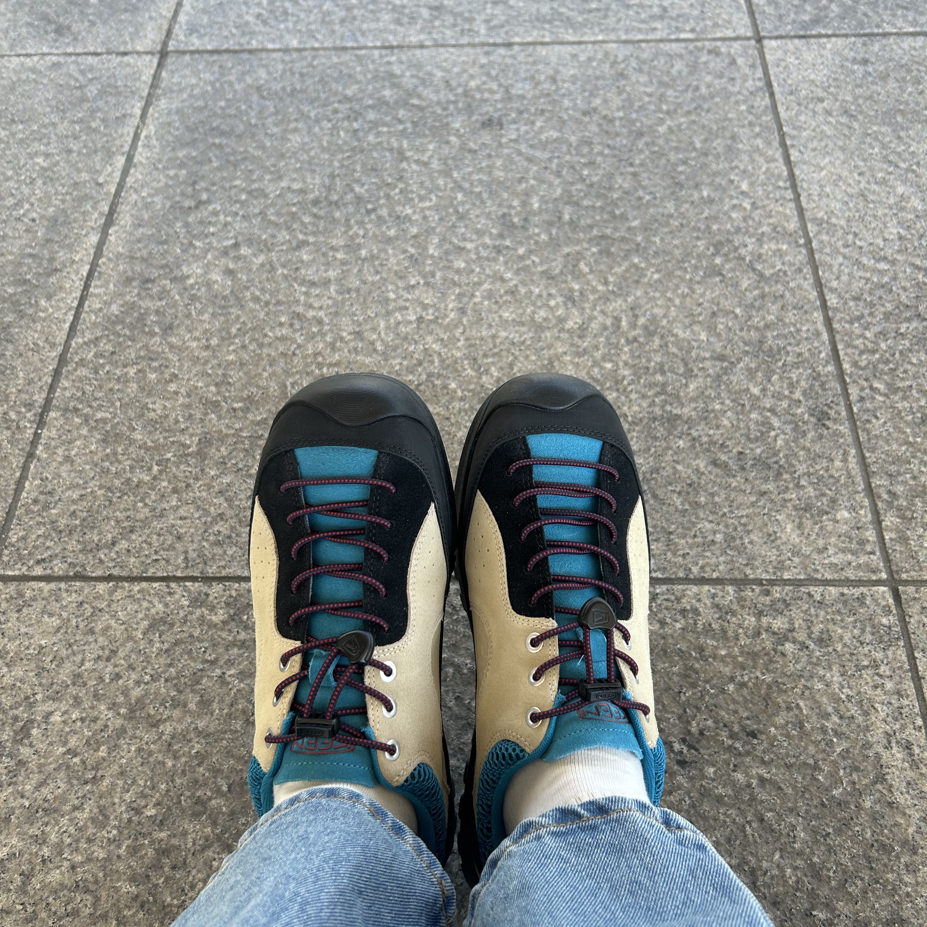 Keen Jasper Rocks SP Sneakers Beige 착용 스타일