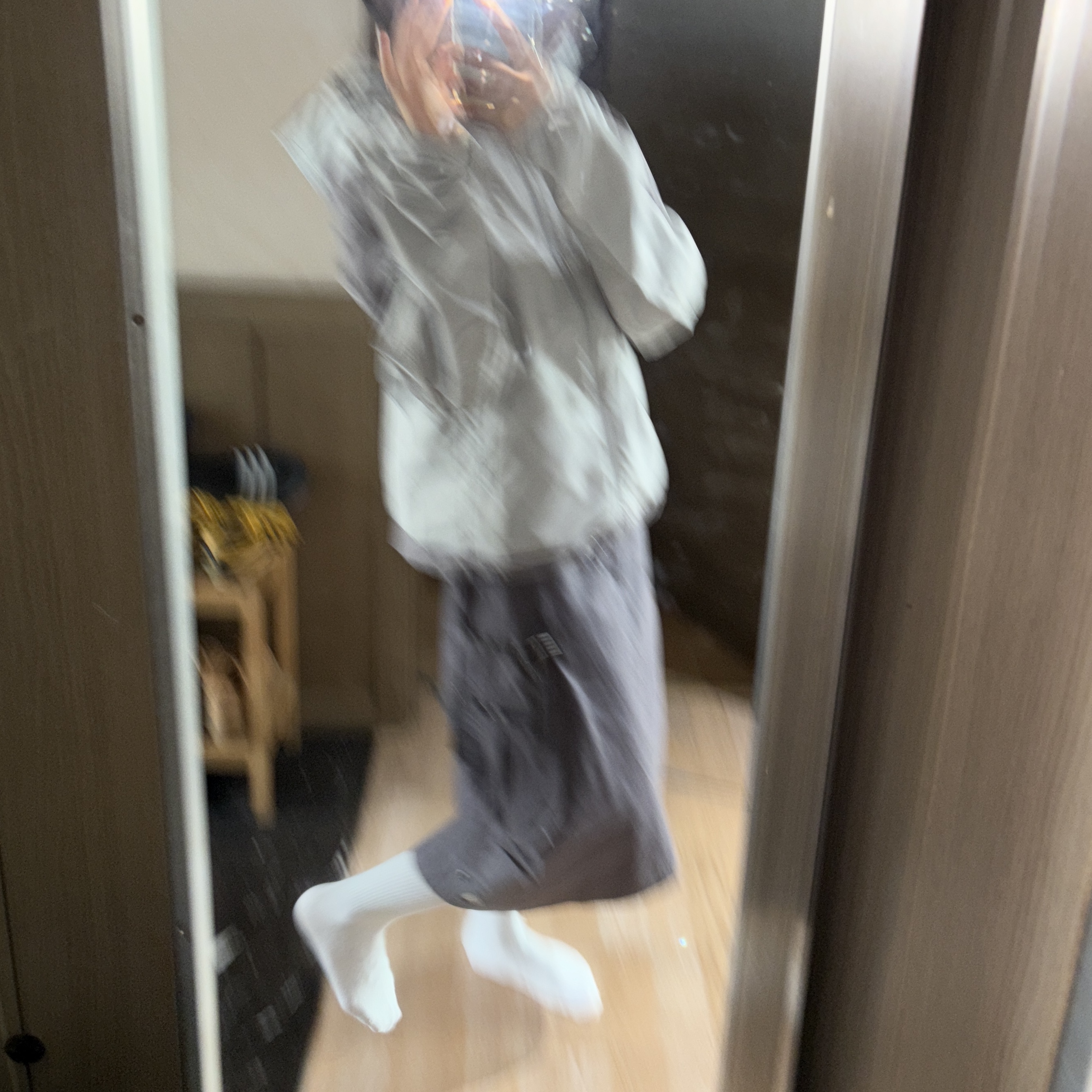 Sansan Gear Insulation Jacket Grey 착용 스타일 - 2