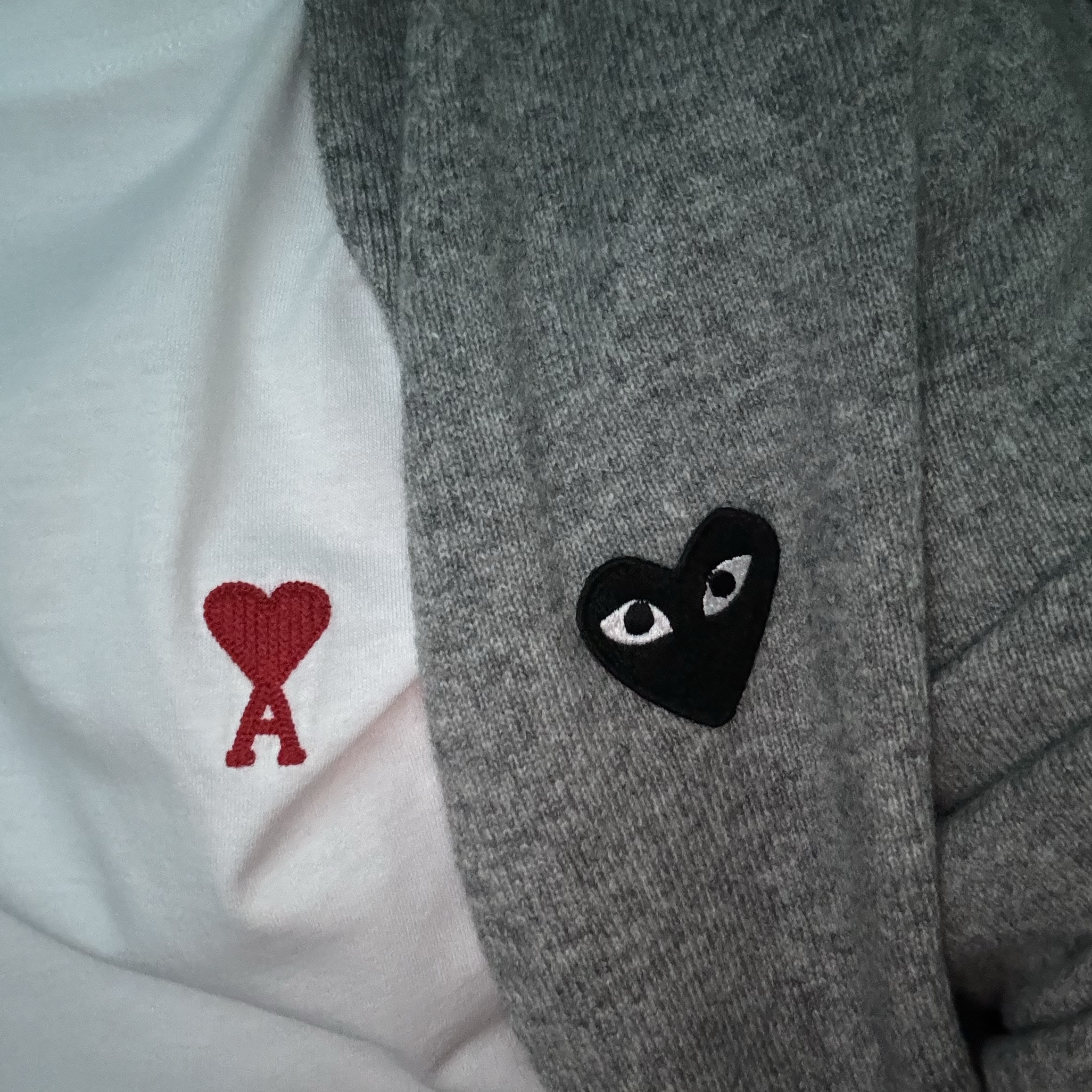 Play Comme des Garcons Black Heart Knit Cardigan Grey, AMI de Coeur Polo Shirt White 착용 스타일