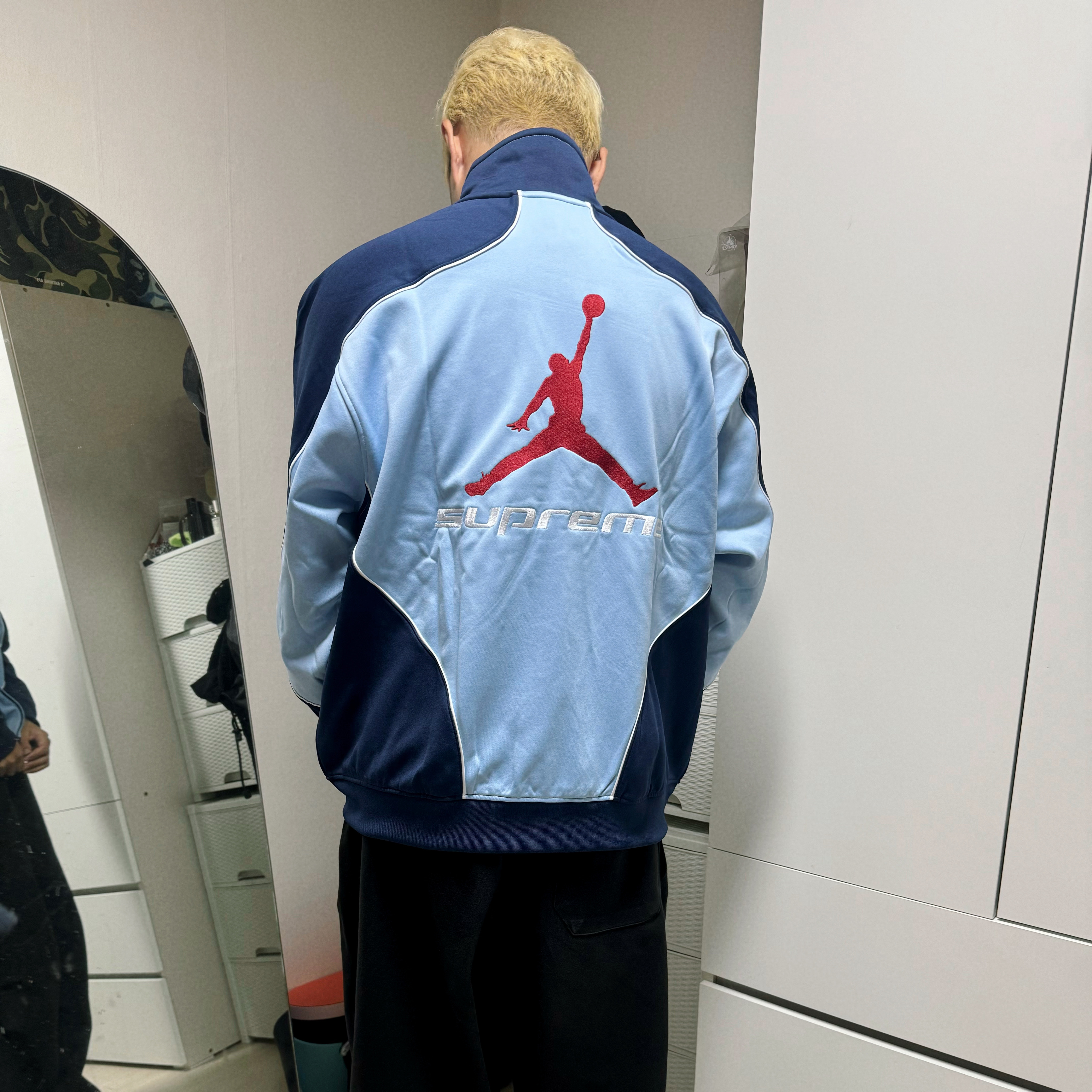 Supreme x Jordan Tricot Track Jacket Light Blue - 24FW 착용 스타일 - 1