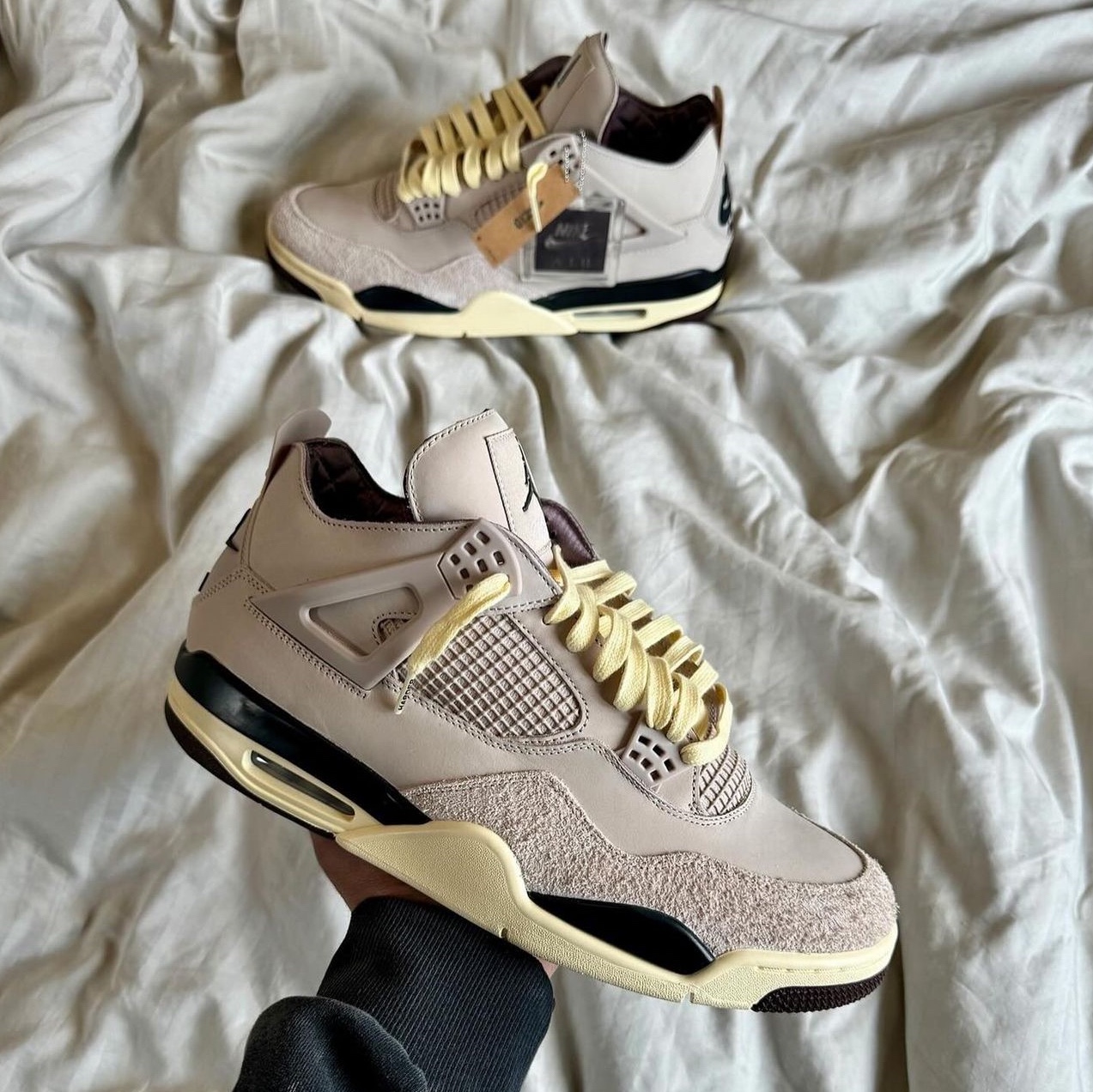 (W) Jordan 4 x A Ma Maniere Retro OG SP W.Y.W.S. 착용 스타일 - 2