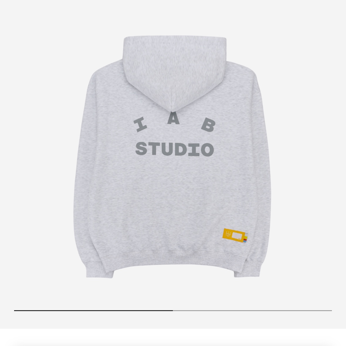 IAB Studio Hoodie Light Gray 착용 스타일