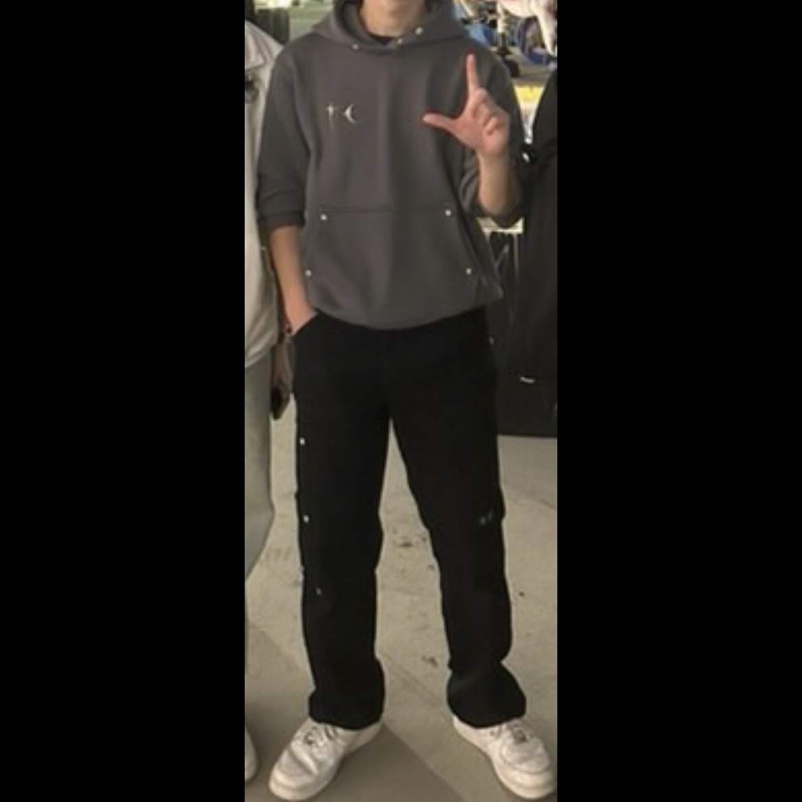 Thug Club Armor Hoodie Gray, Thug Club Thug Pants (2) Black 착용 스타일