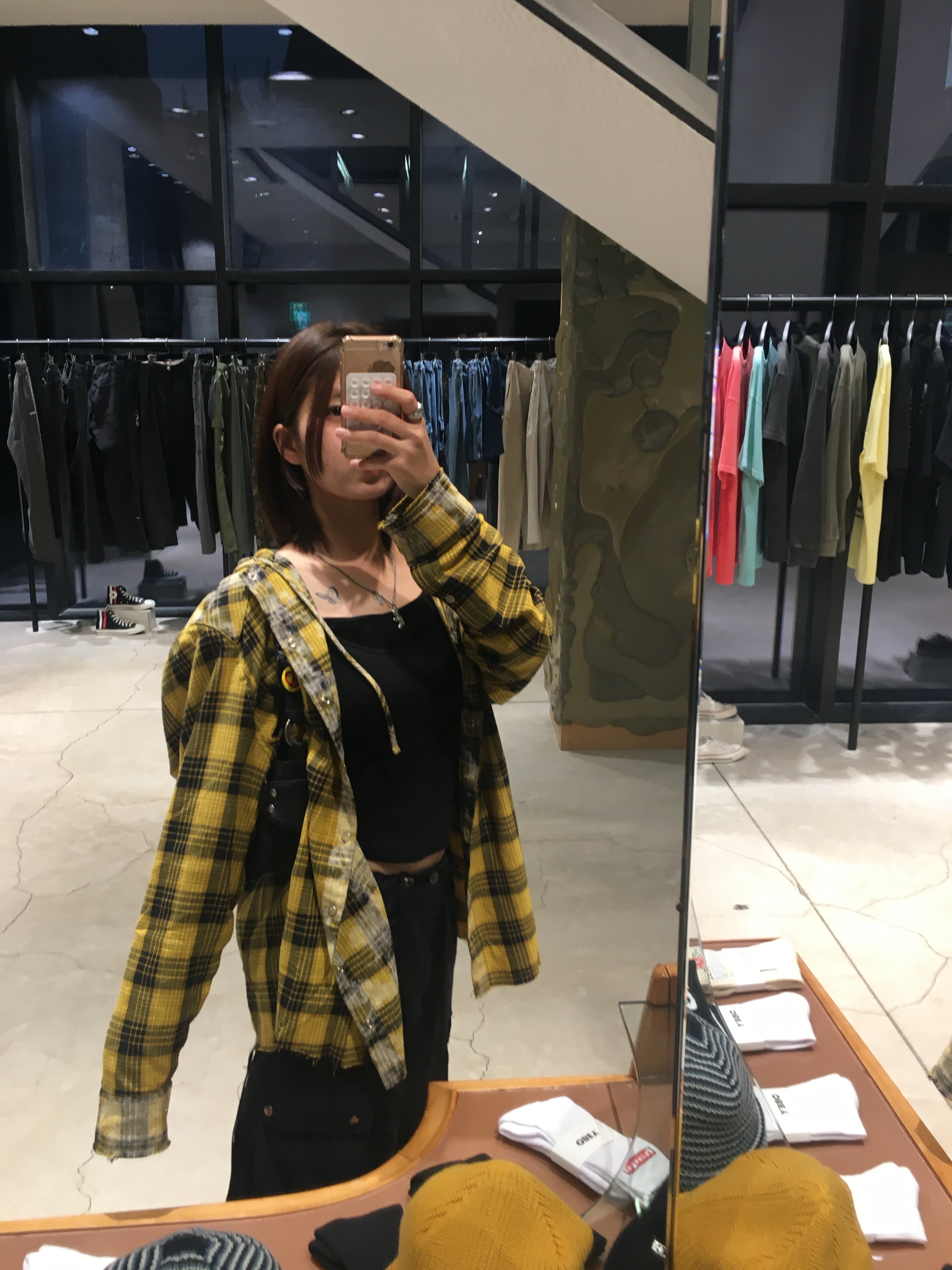 Vacant Archive Maha Check Hoodie Shirt Yellow 착용 스타일