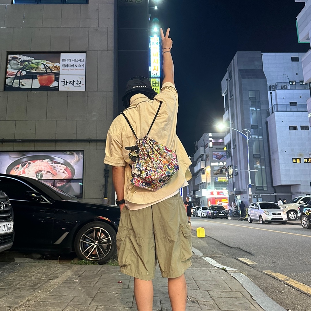 Supreme x Nike Dazzle Crusher Black - 24SS, NewJeans Supernatural NJ x Murakami Drawstring Bag Ver. 착용 스타일 - 1