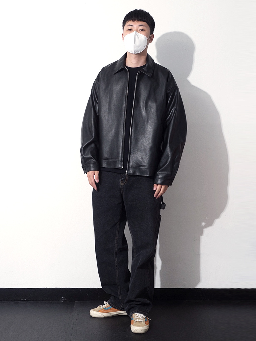 QT8 Garments TL Synthetic Leather Single Jacket Black, QT8 Garments TL Denim Carpenter Pant Black 착용 스타일 - 1