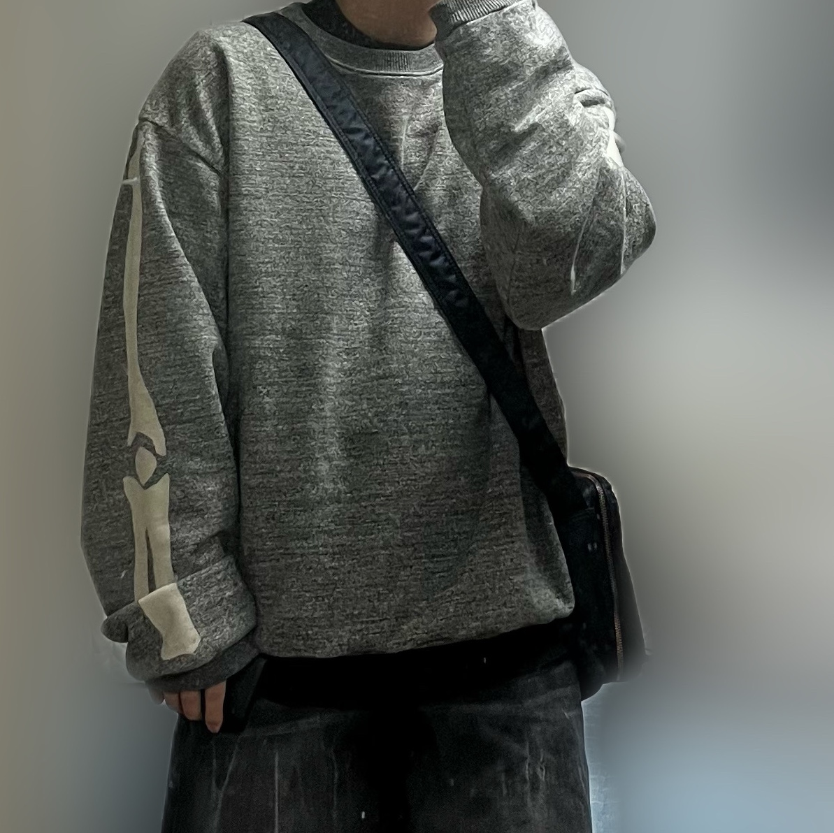 Kapital Fleece Big Crewneck Sweat Heather Charcoal, Porter Tanker Shoulder Bag L Iron Blue 착용 스타일
