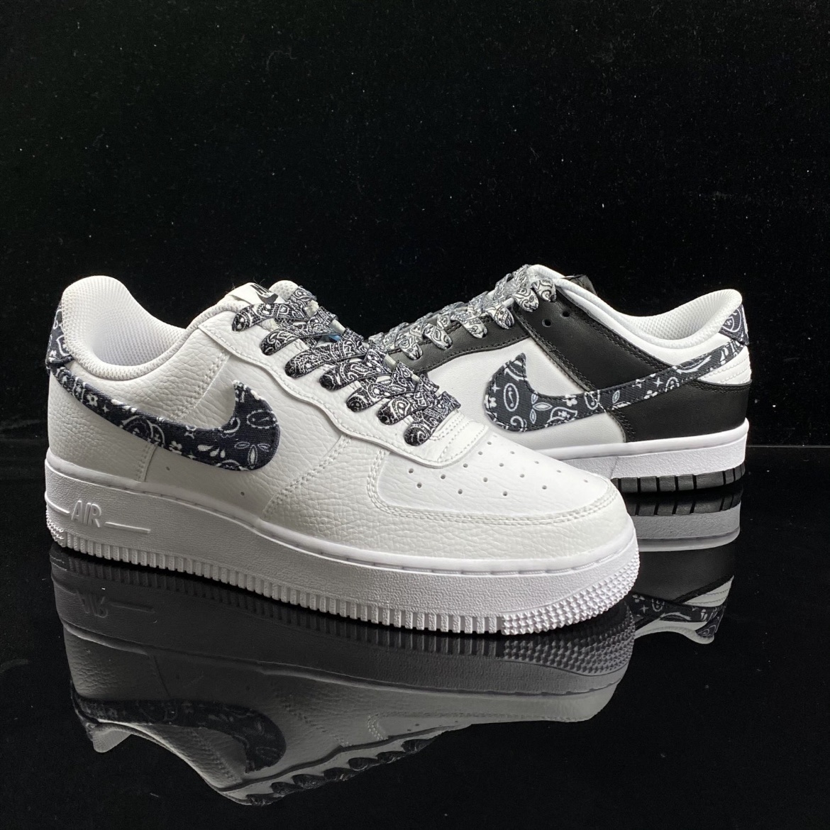 (W) Nike Air Force 1 '07 Essential Paisley Swoosh White Black 착용 스타일 - 1