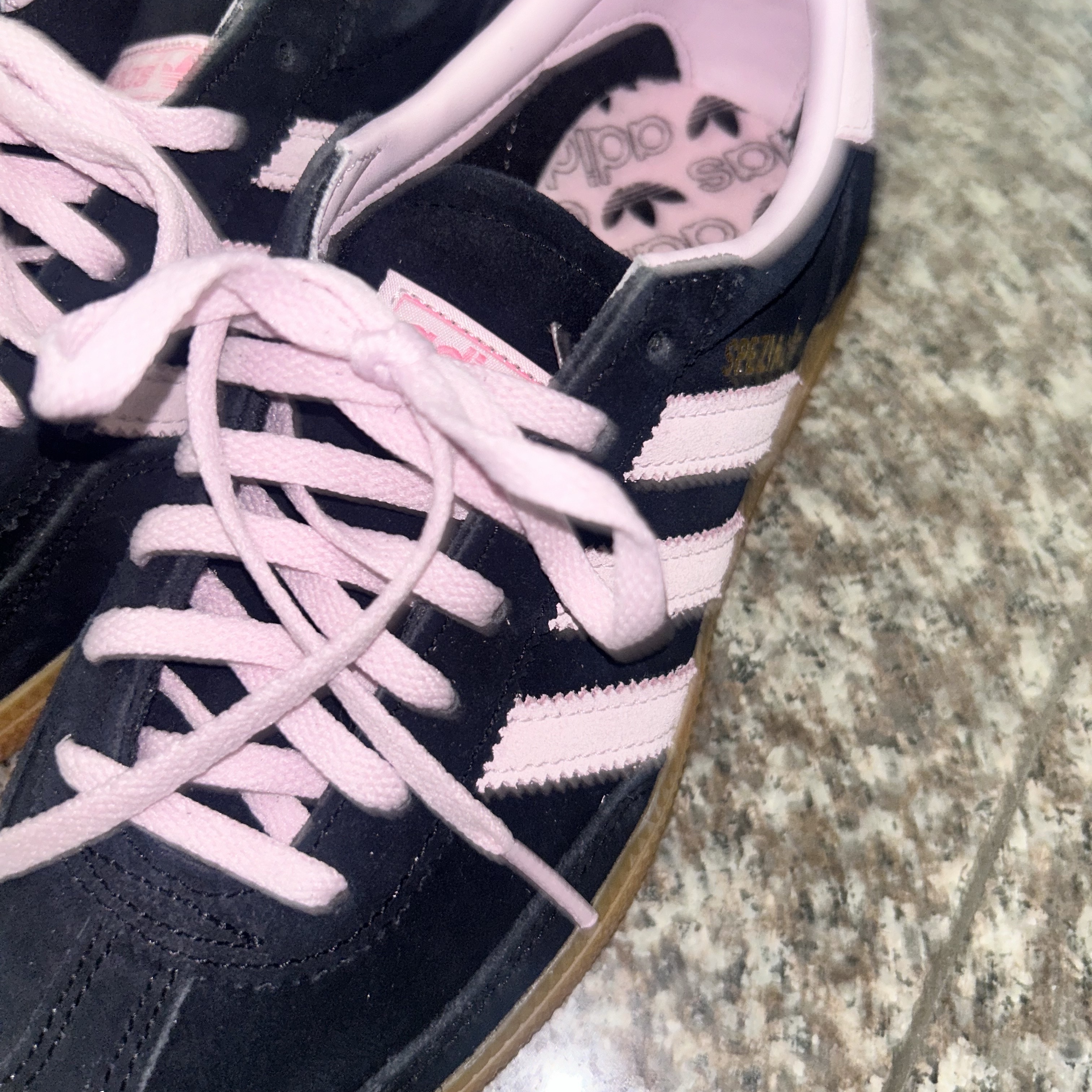(W) Adidas Spezial Handball Core Black Clear Pink 착용 스타일