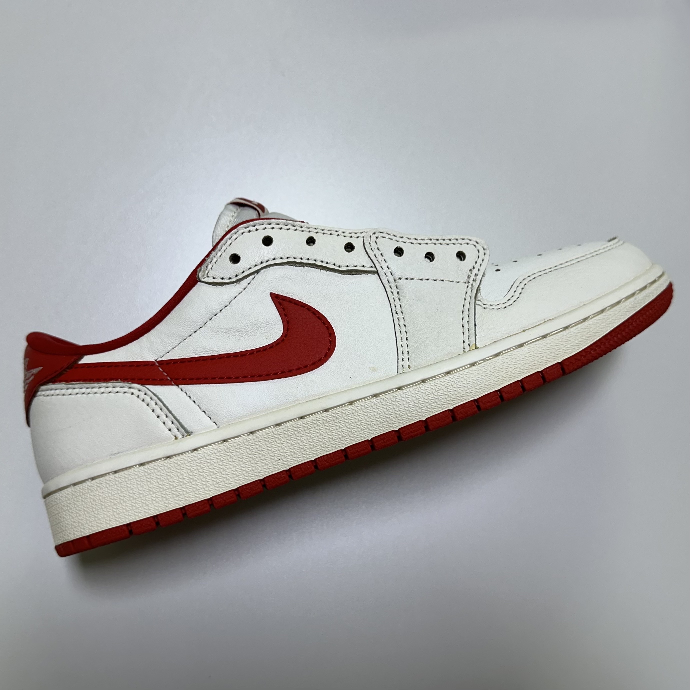 Jordan 1 Retro Low OG University Red, Jordan 1 Low OG Neutral Grey 착용 스타일 - 4