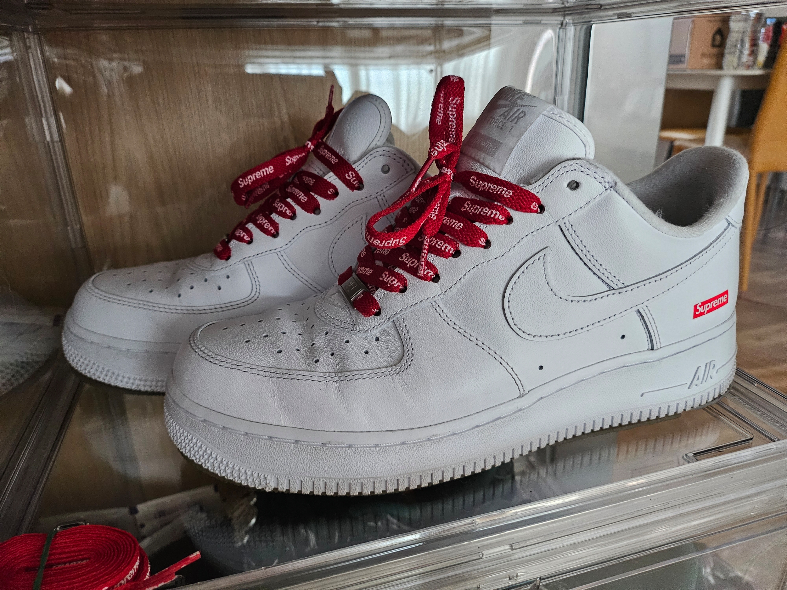 Nike x Supreme Air Force 1 Low White 착용 스타일