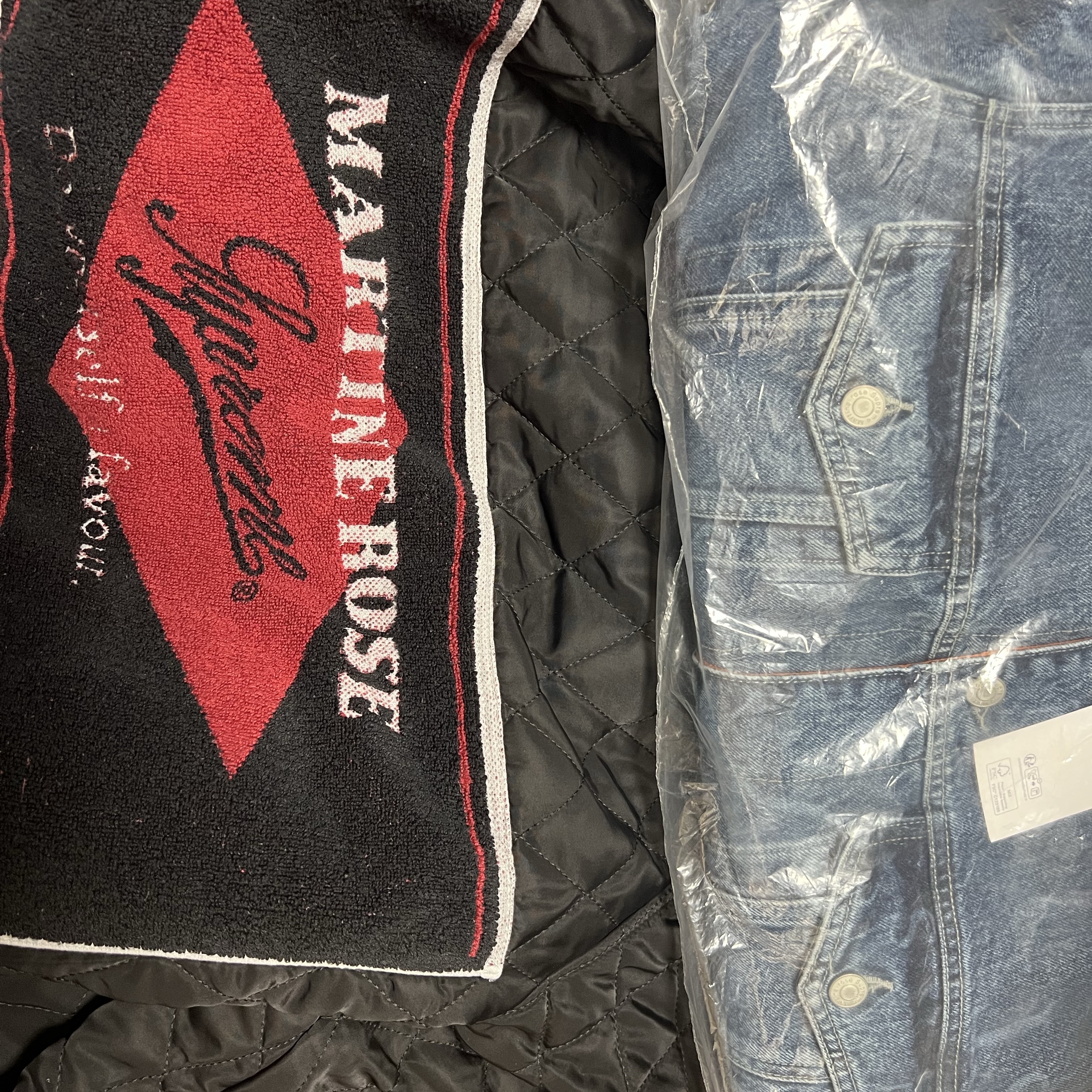 Supreme x Martine Rose Reversible Trucker Jacket Washed Black - 24FW, Supreme x Martine Rose Reversible Trucker Jacket Washed Blue - 24FW 착용 스타일
