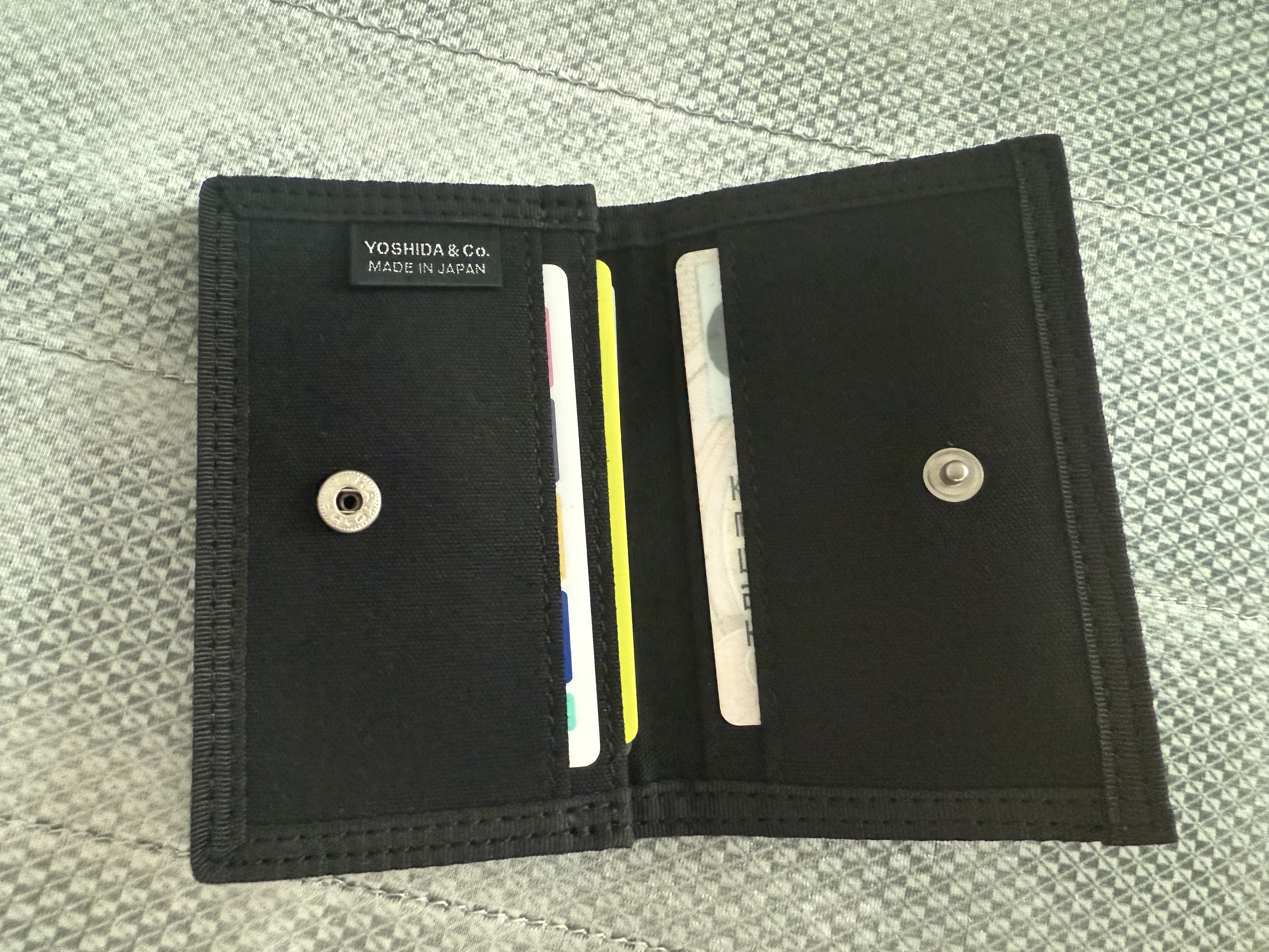 Porter Free Style Card Case Black 착용 스타일 - 2