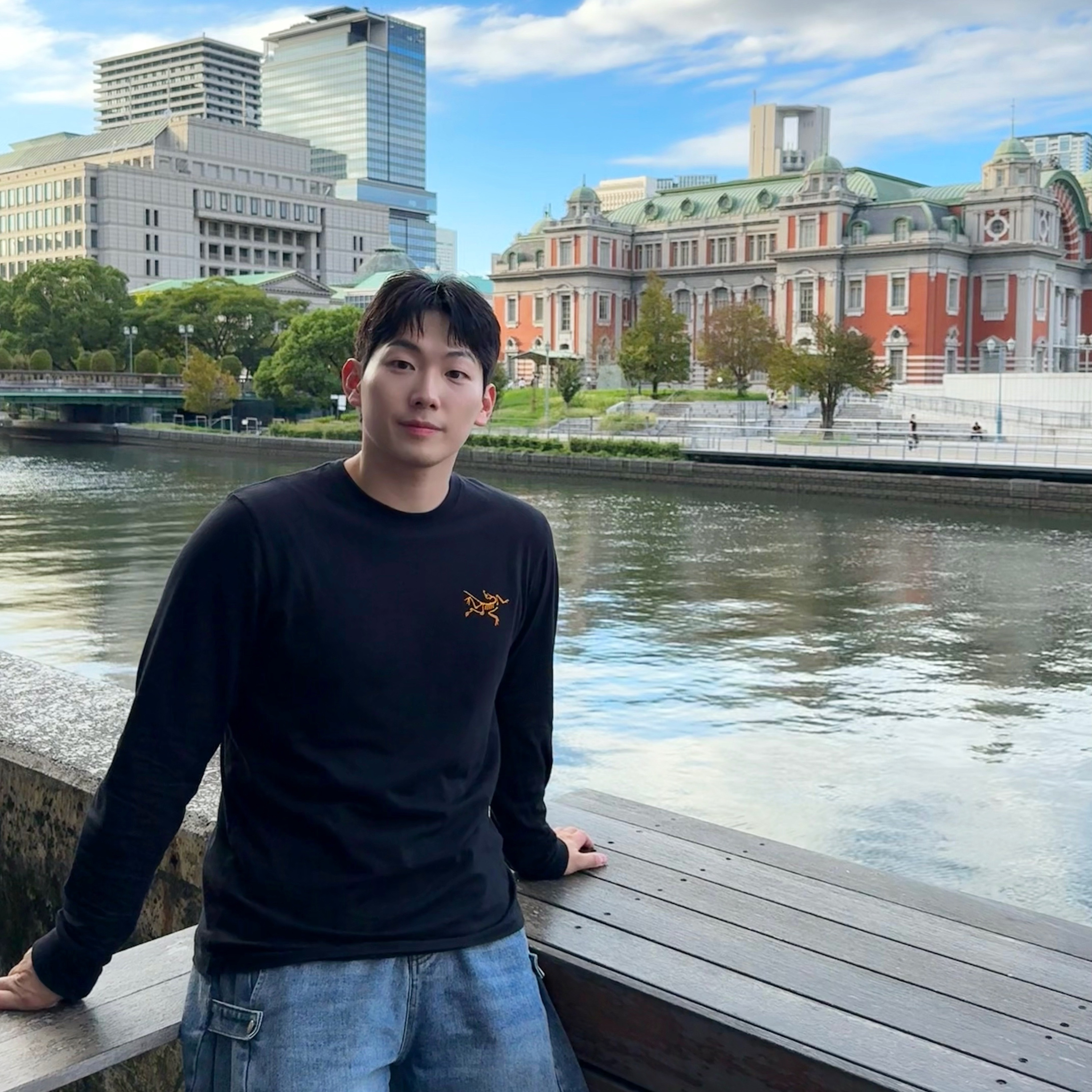 Arc'teryx Arc'Multi Bird Logo LS T-Shirt Black 착용 스타일