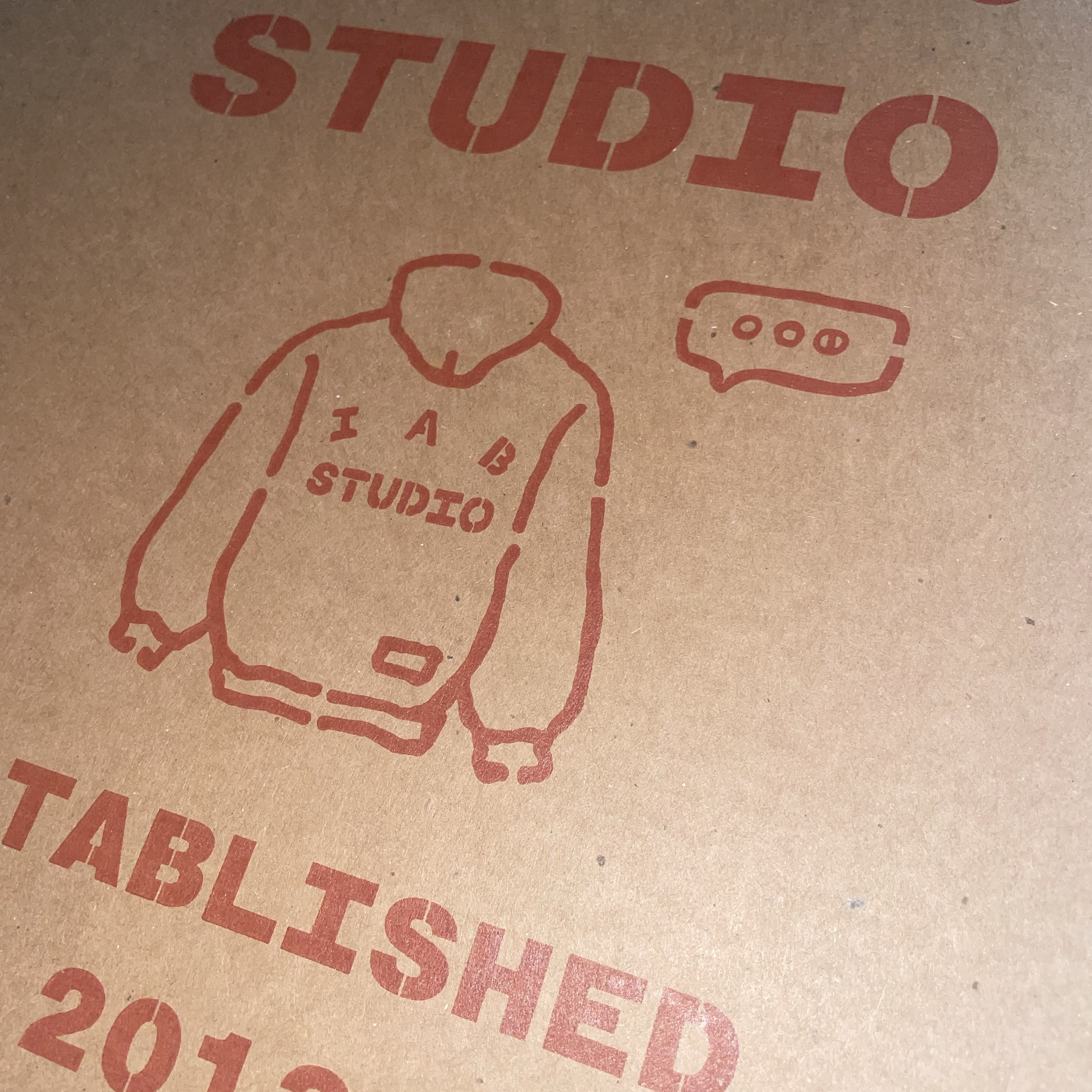 IAB Studio Hoodie Light Gray 착용 스타일