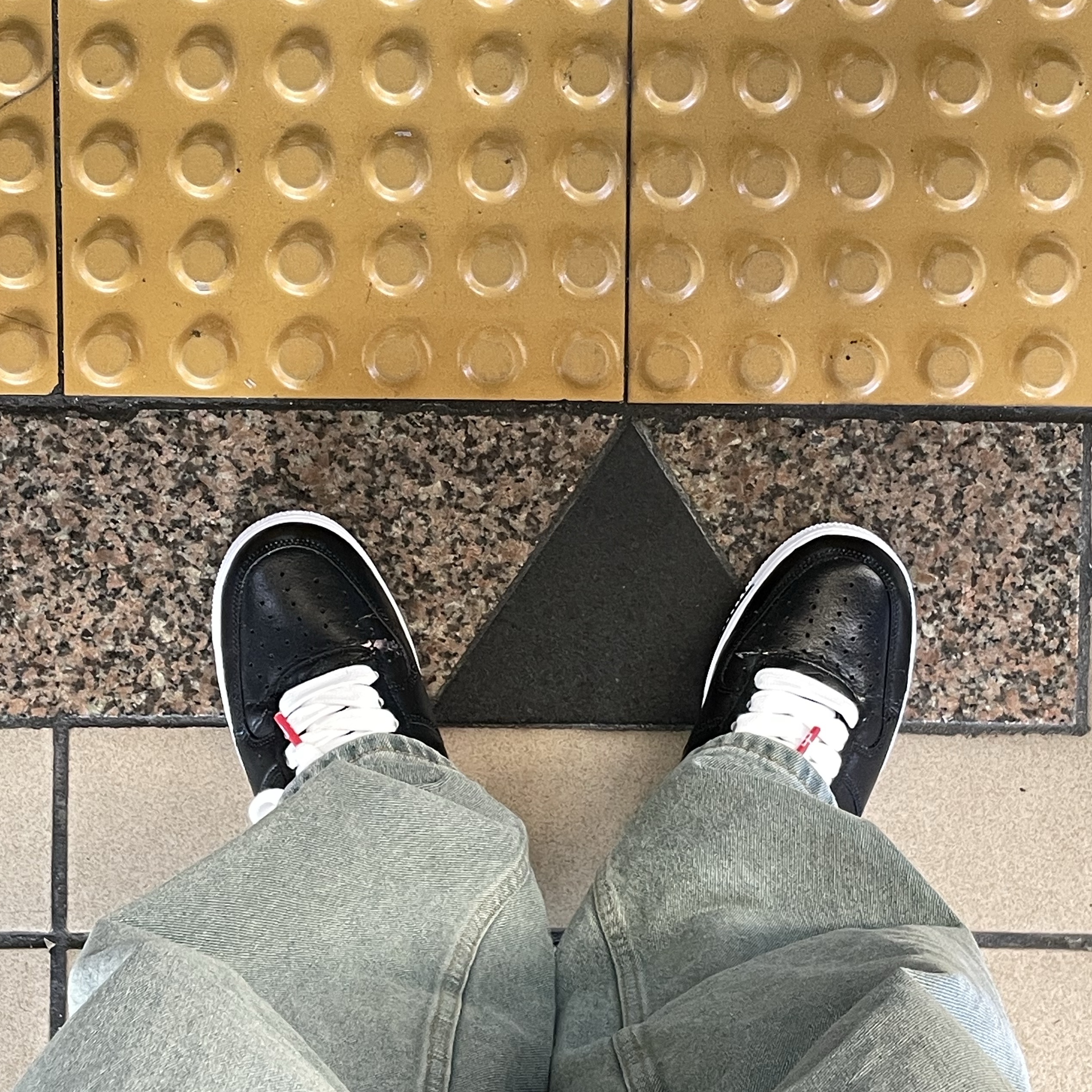 Nike x Peaceminusone Air Force 1 Low Para-Noise 3.0 Black and Multicolor 착용 스타일 - 2