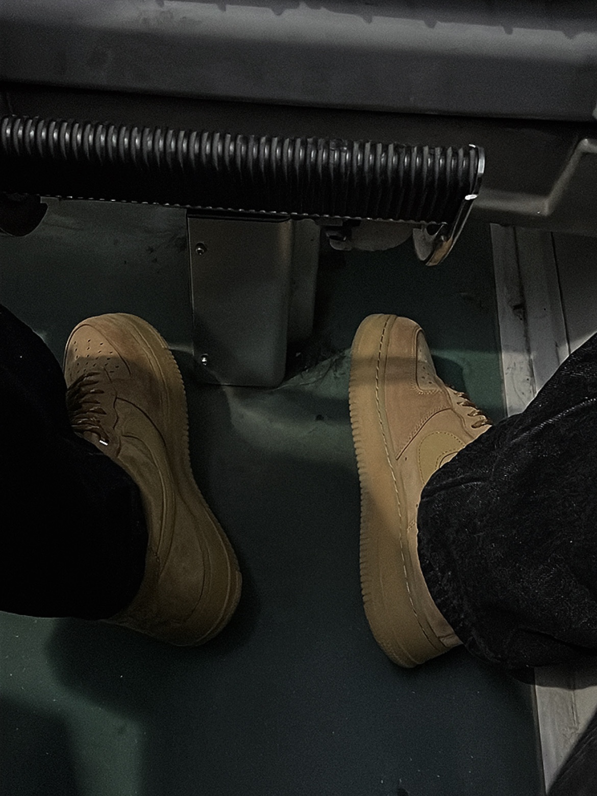 Golden Goose Superstar White Silver Heel Tab Sneakers, Nike Air Force 1 '07 WB Flax 착용 스타일 - 2