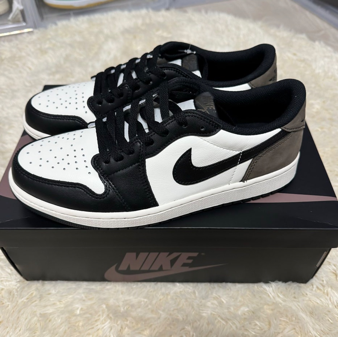 Jordan 1 Retro Low OG Mocha 착용 스타일
