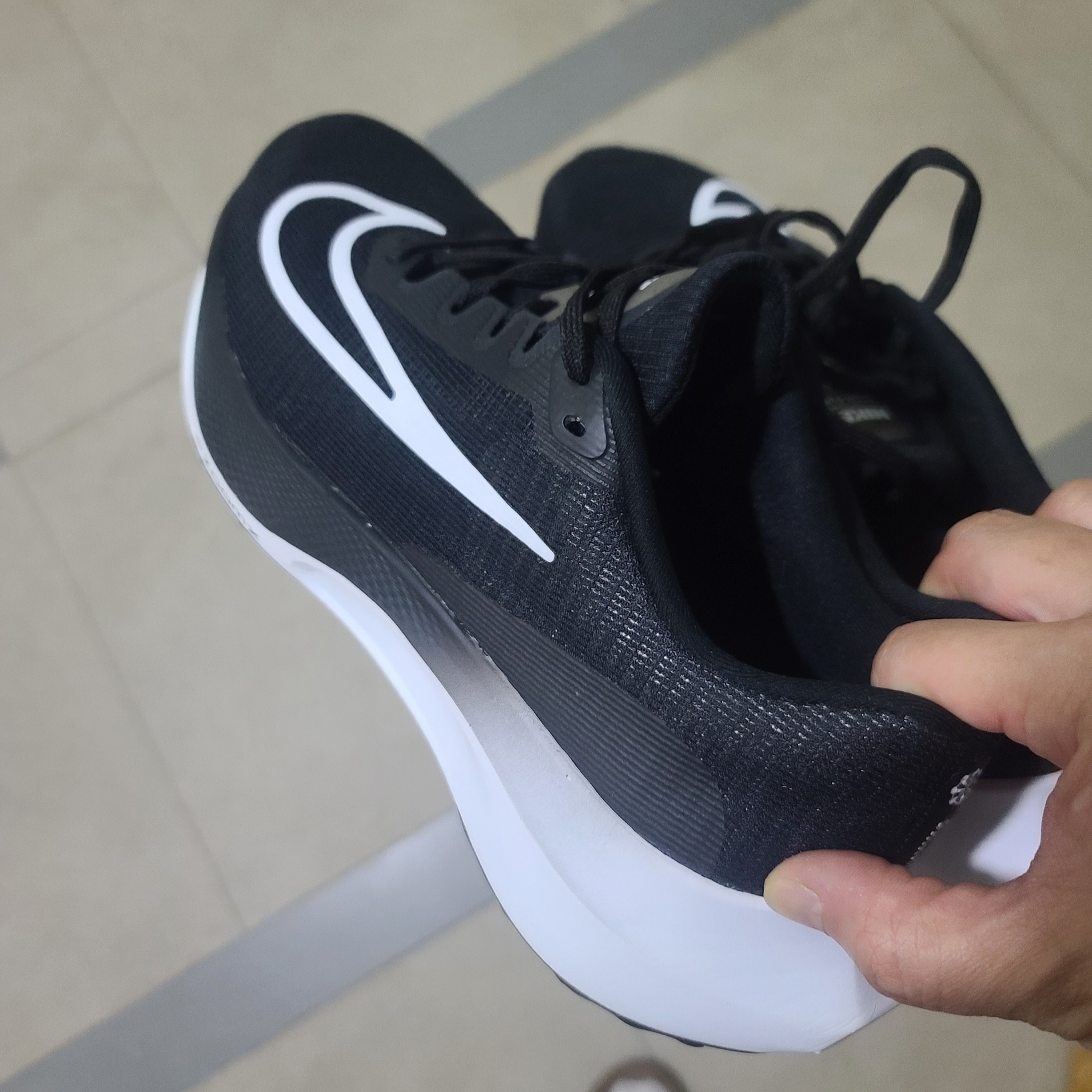 Nike Zoom Fly 5 Black White 착용 스타일