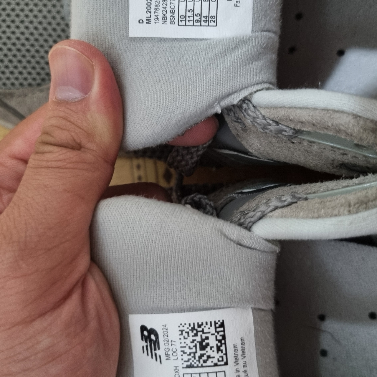 New Balance 2002R Grey 착용 스타일 - 5