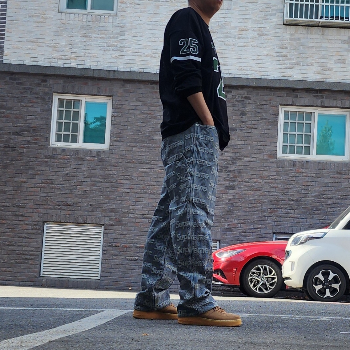 Nike Air Force 1 '07 WB Flax, Supreme Denim Painter Pants Stripe - 24SS 착용 스타일