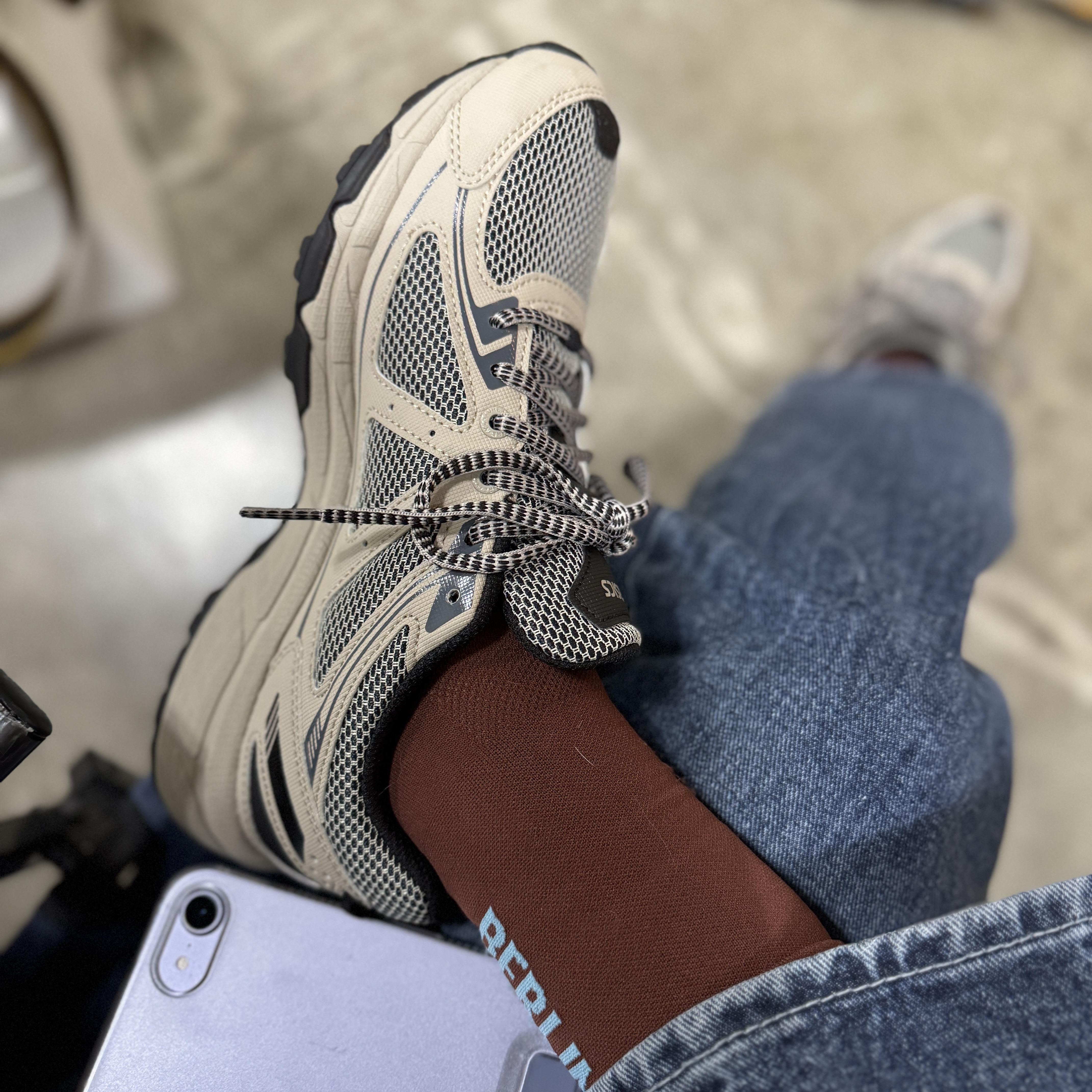 Asics Gel-Venture 6 Feather Grey Black 착용 스타일