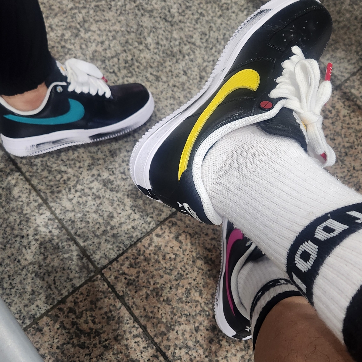 Nike x Peaceminusone Air Force 1 Low Para-Noise 3.0 Black and Multicolor 착용 스타일 - 1