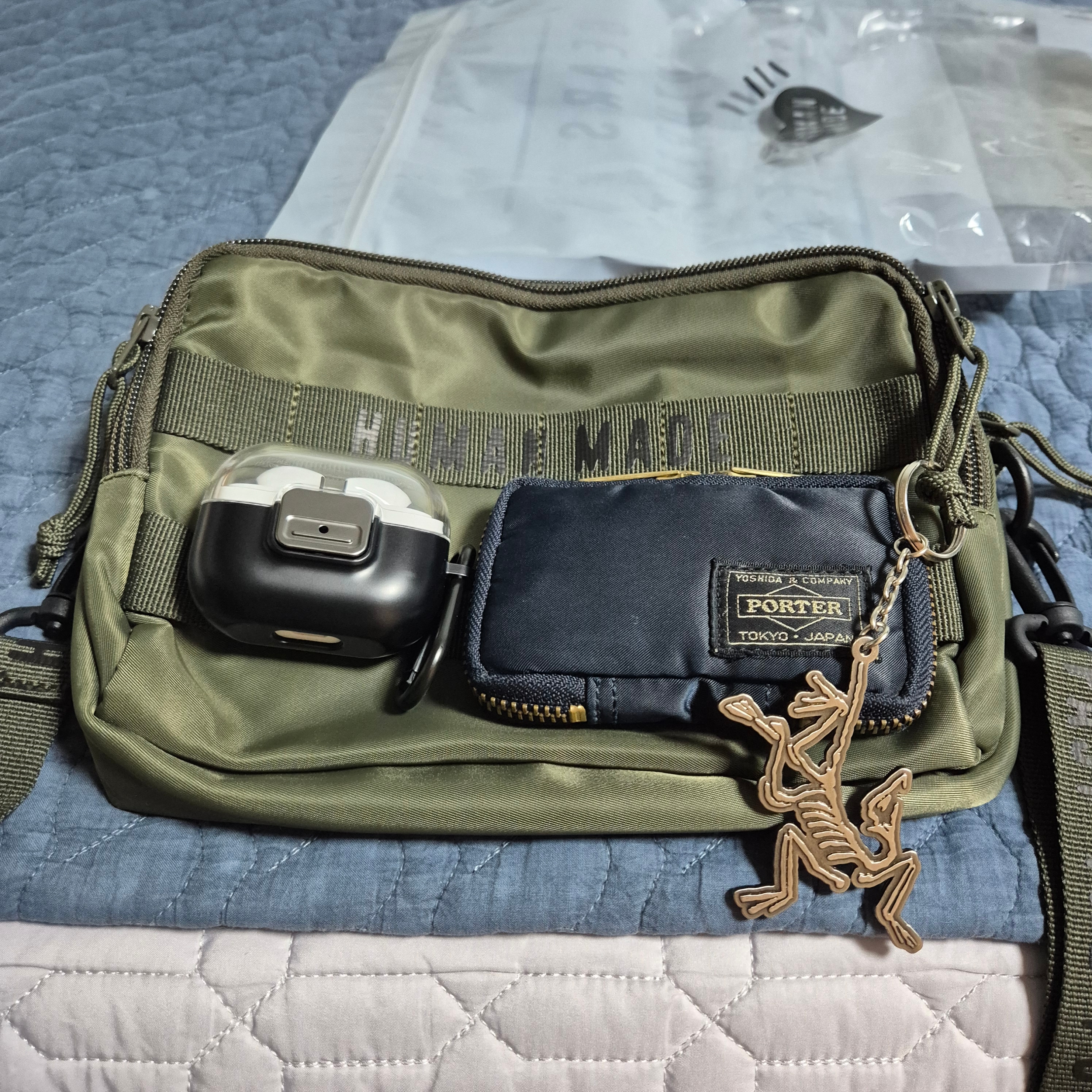 Human Made Military Pouch Small Olive Drab, Porter Drawing Coin Key Case Black 착용 스타일 - 2