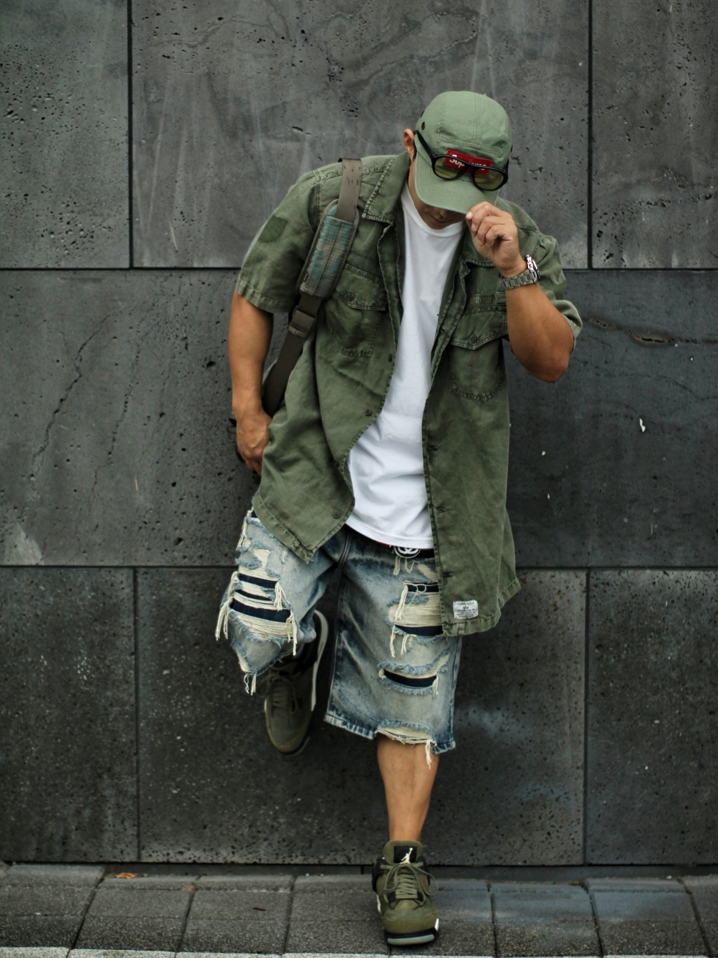 Supreme Military Camp Cap Olive - 24FW, Stussy Basic Stussy T-Shirt White 2024, 2025 착용 스타일 - 2