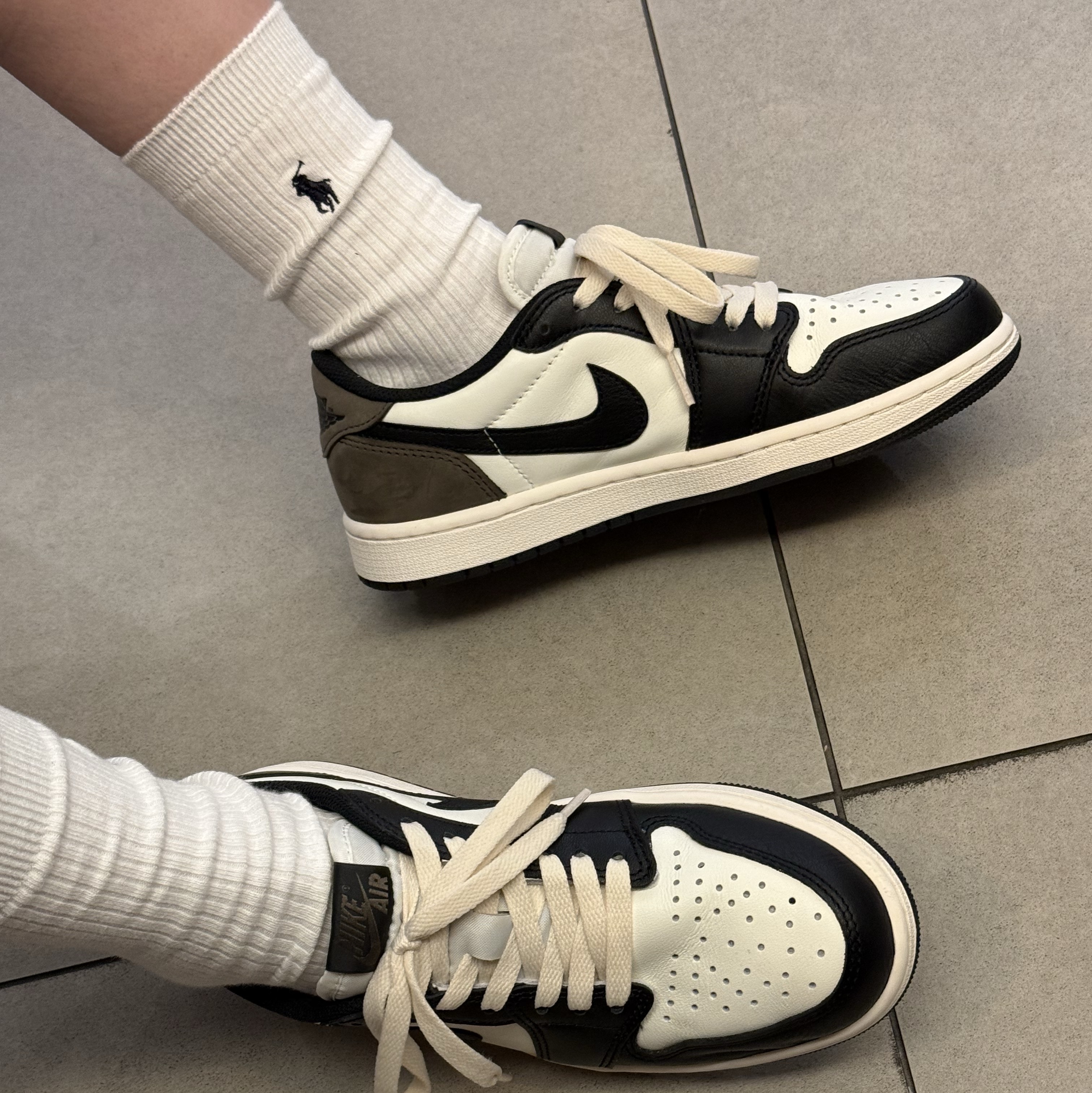 Jordan 1 Retro Low OG Mocha 착용 스타일