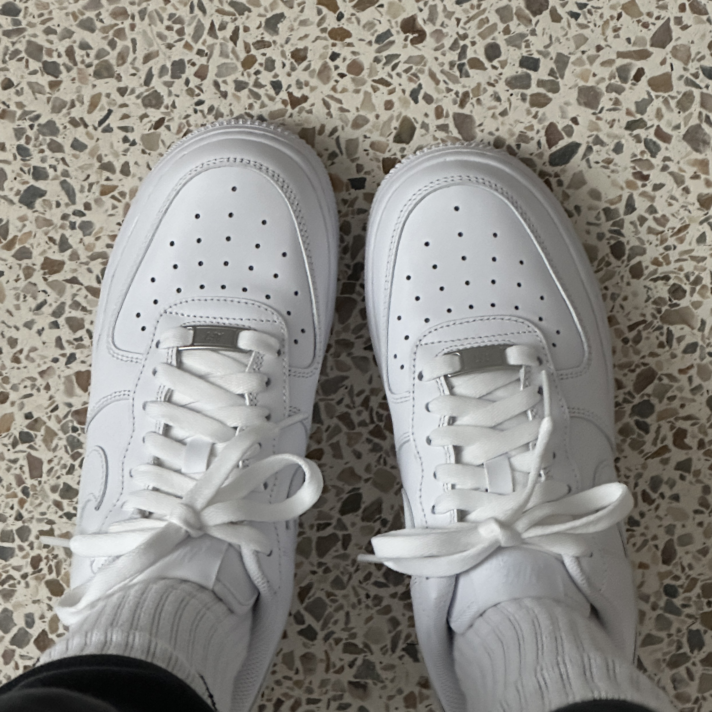 (W) Nike Air Force 1 '07 Low White 착용 스타일 - 2