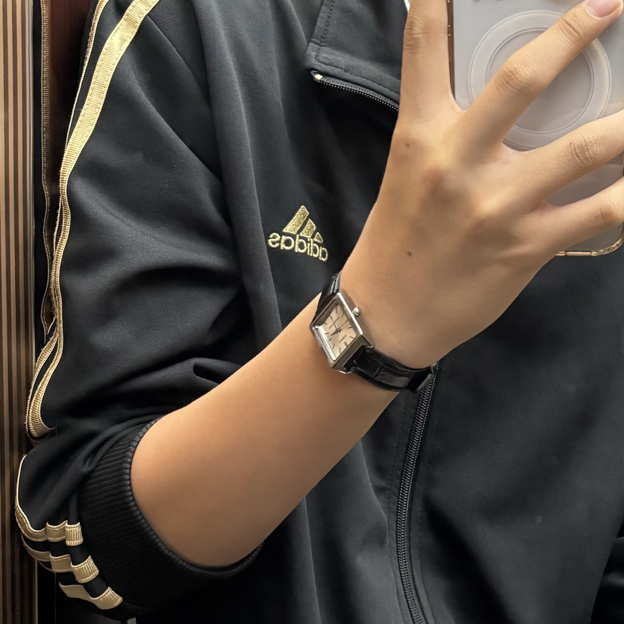 Casio LTP-V007L-7E1 착용 스타일
