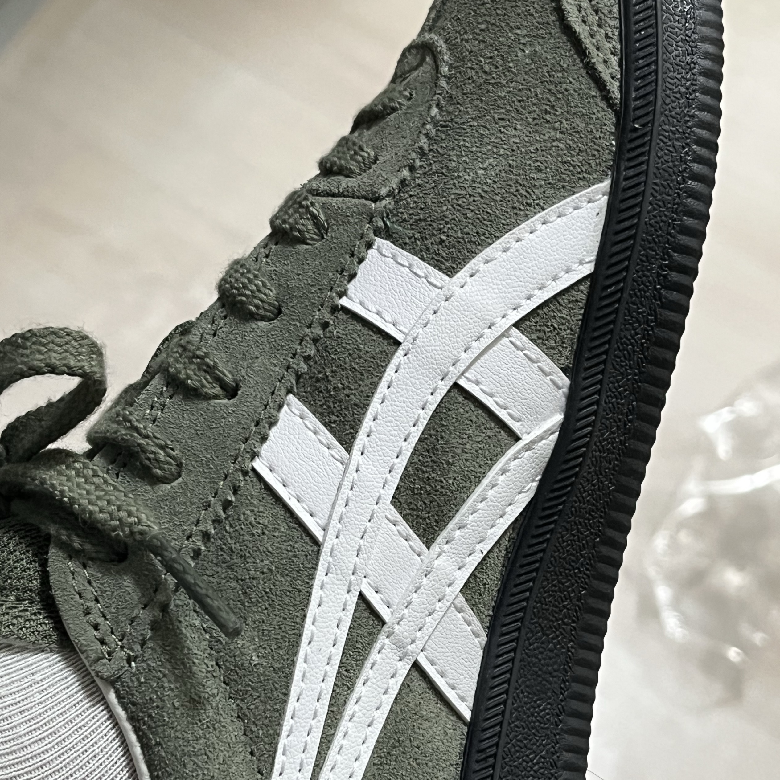 Onitsuka Tiger Tokuten Burnt Green 착용 스타일 - 2