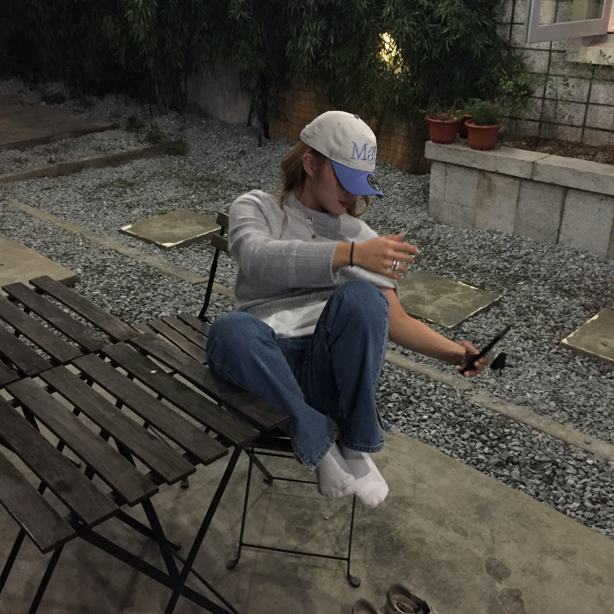New Era x Matin Kim Basic Unstructured Ball Cap White, (W) Golden Goose Superstar White Silver Heel Tab Sneakers 착용 스타일 - 2