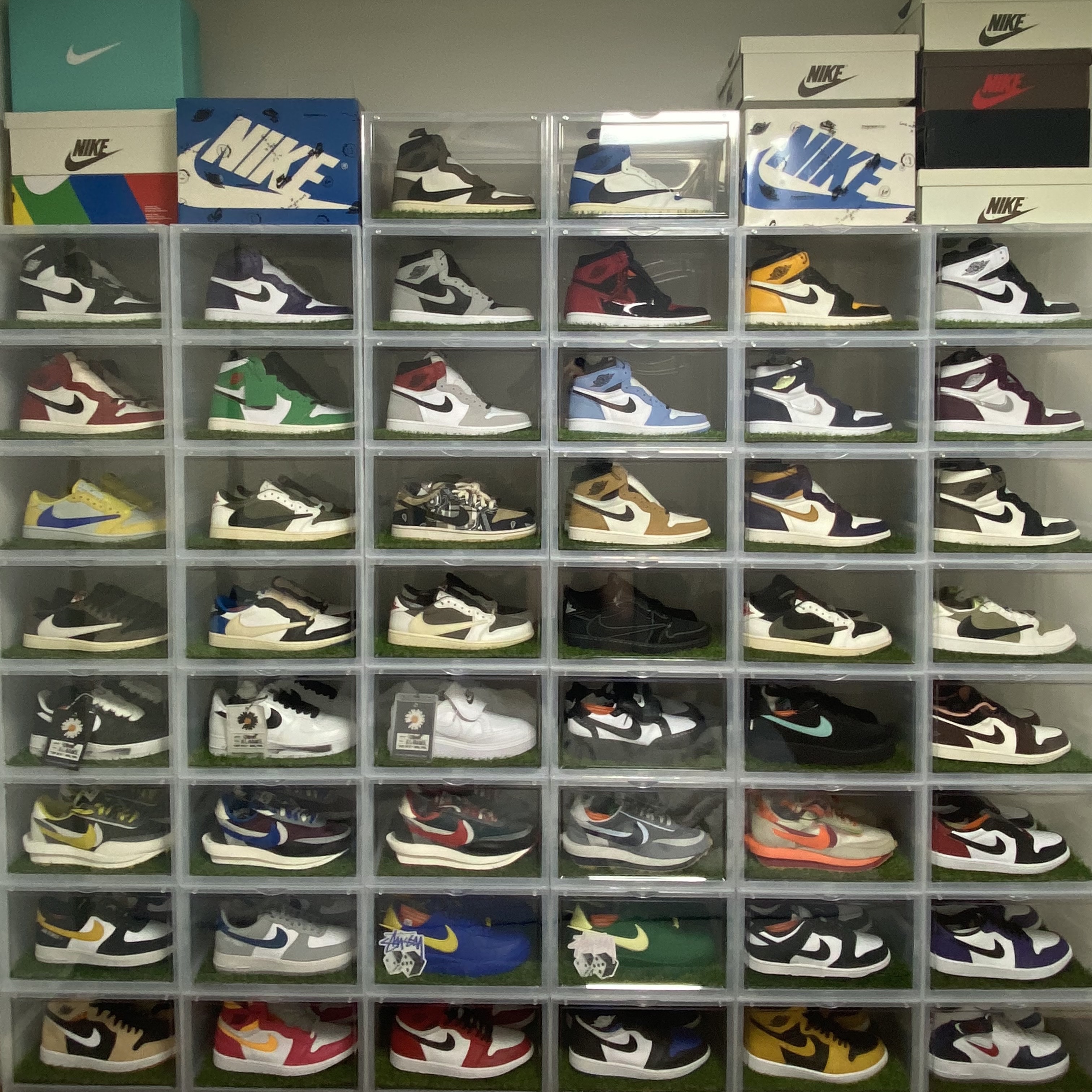 Jordan 1 x Travis Scott Retro Low OG SP Reverse Olive, (W) Jordan 1 x Travis Scott Retro Low OG SP Canary 착용 스타일 - 2