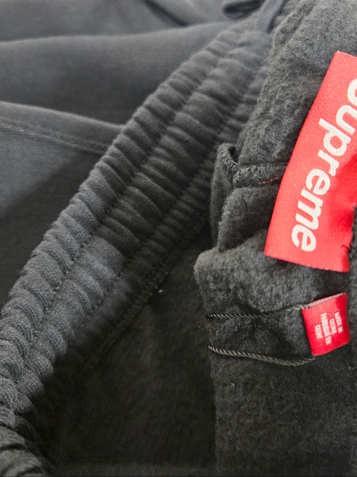 Supreme Satin Applique Sweatpants Black - 24FW 착용 스타일 - 5