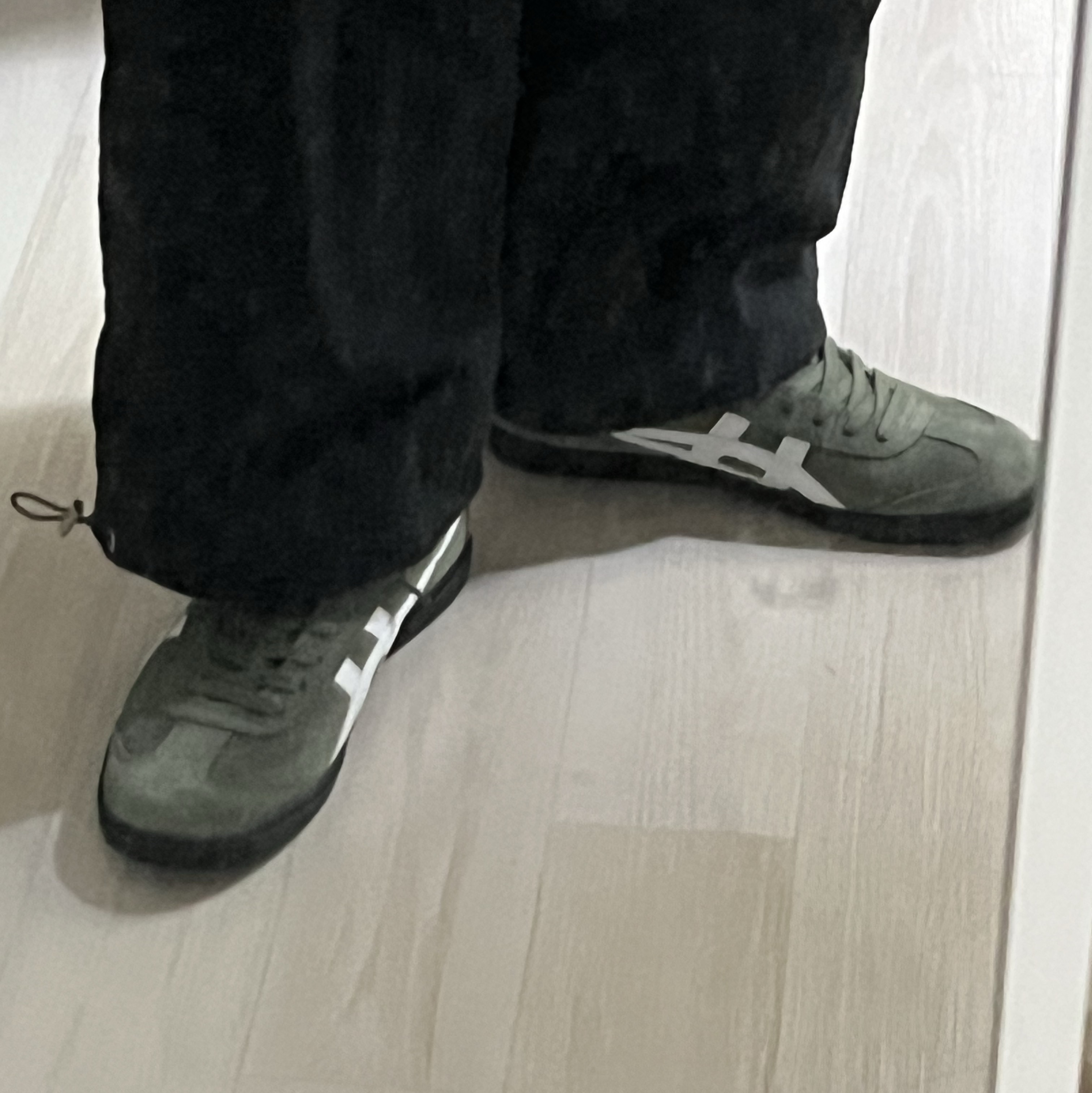 Onitsuka Tiger Tokuten Burnt Green 착용 스타일 - 1