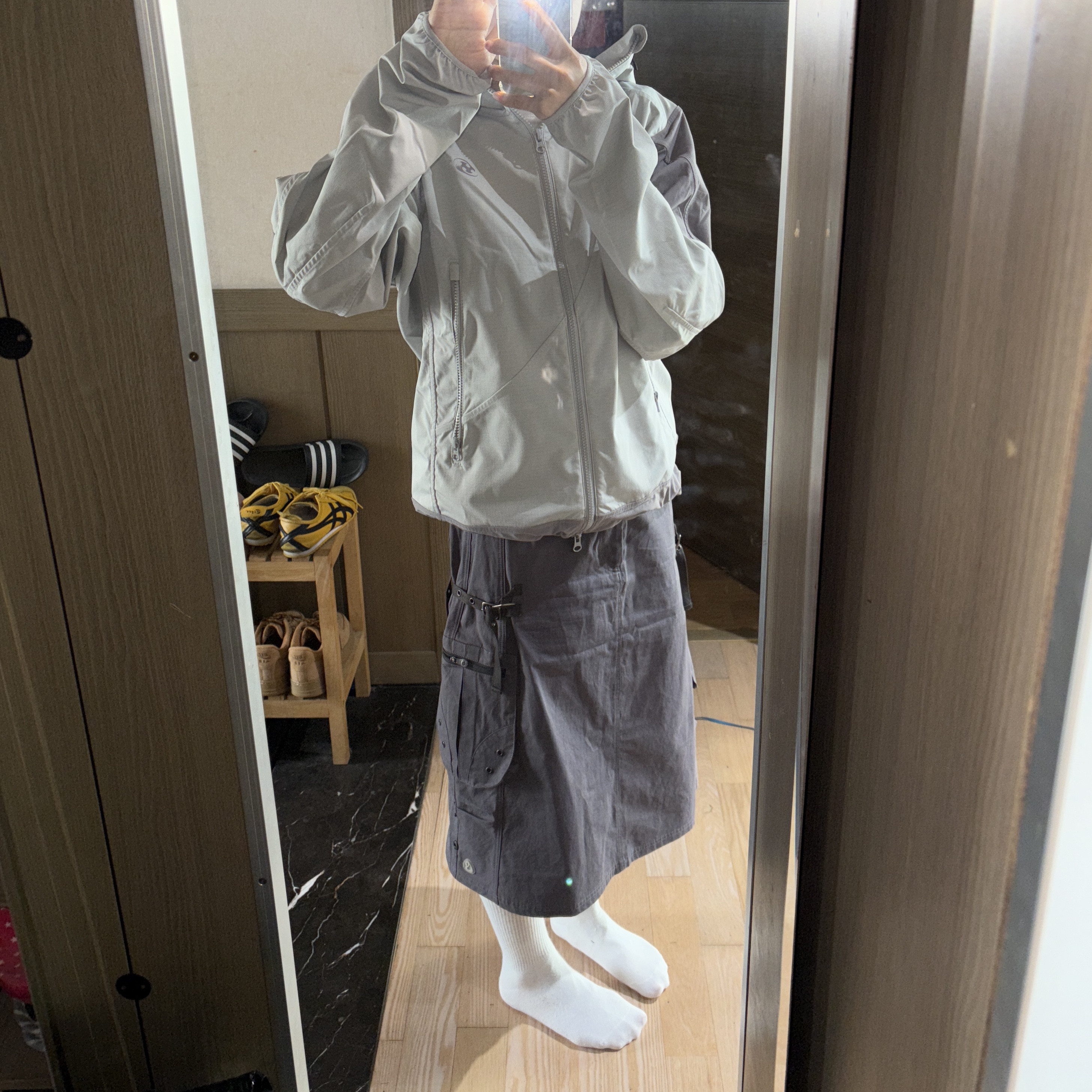 Sansan Gear Insulation Jacket Grey 착용 스타일 - 1
