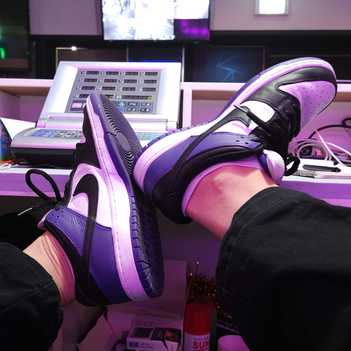 Nike SB Dunk Low Pro Court Purple 착용 스타일 - 2